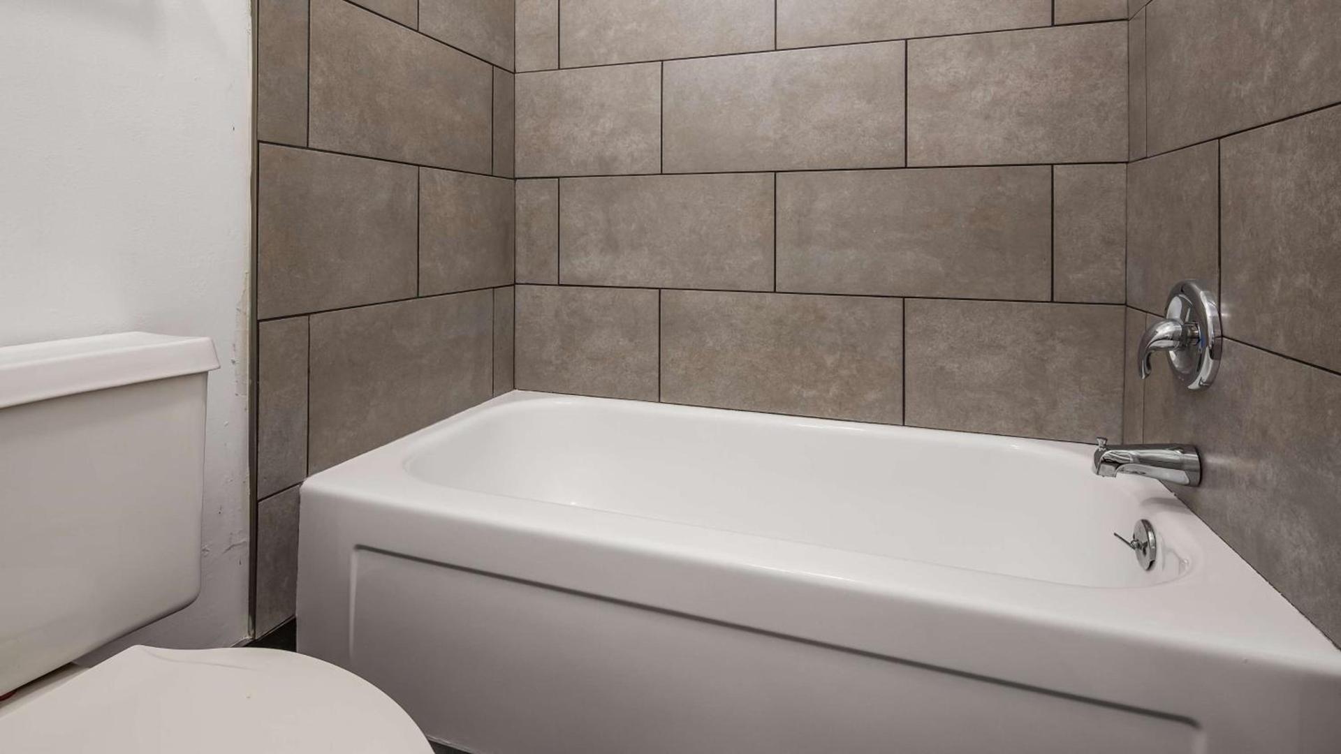 SureStay Hotel by Best Western Findlay photo 17