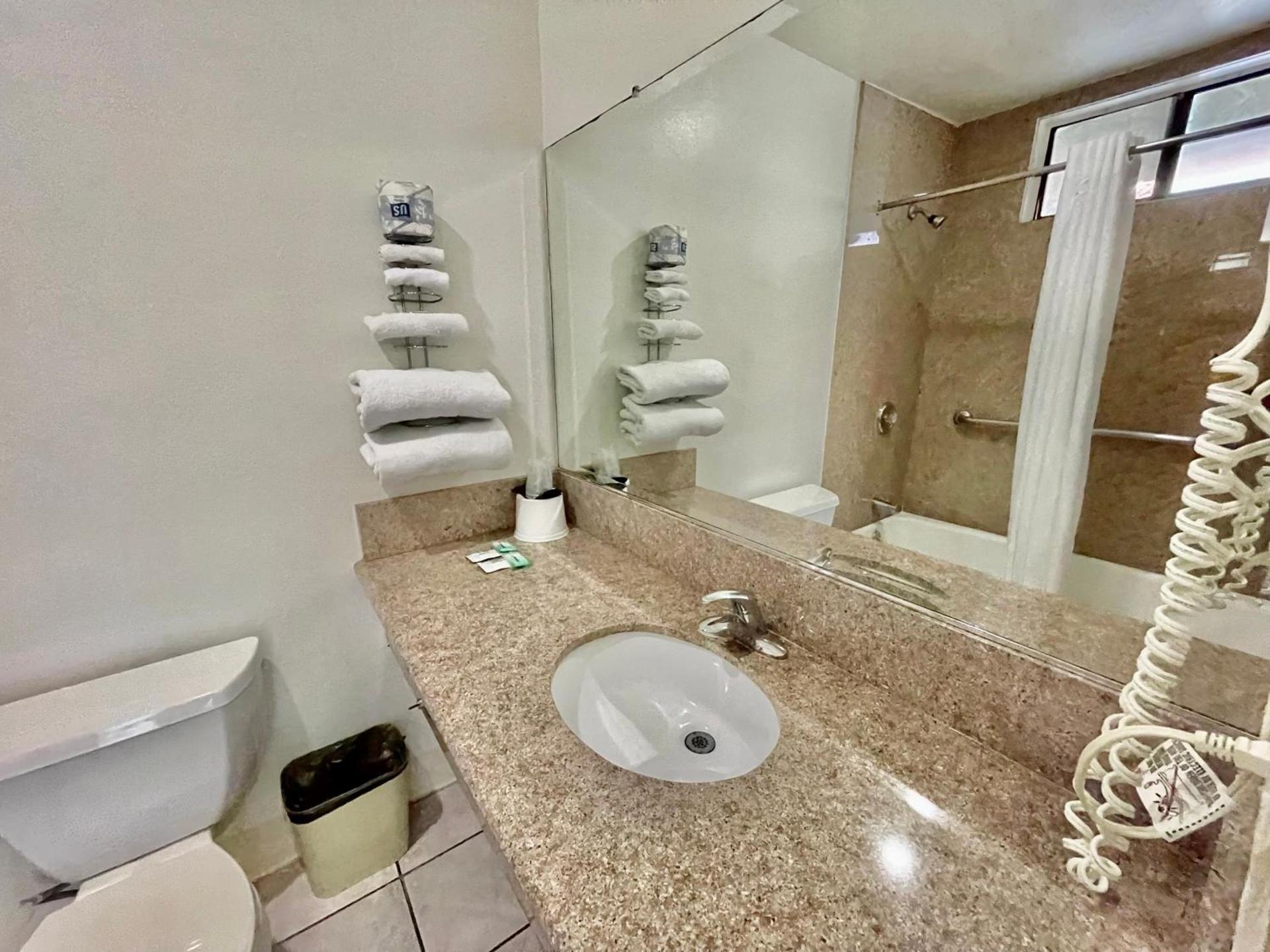 Rodeway Inn Santa Ana - Garden Grove photo 41