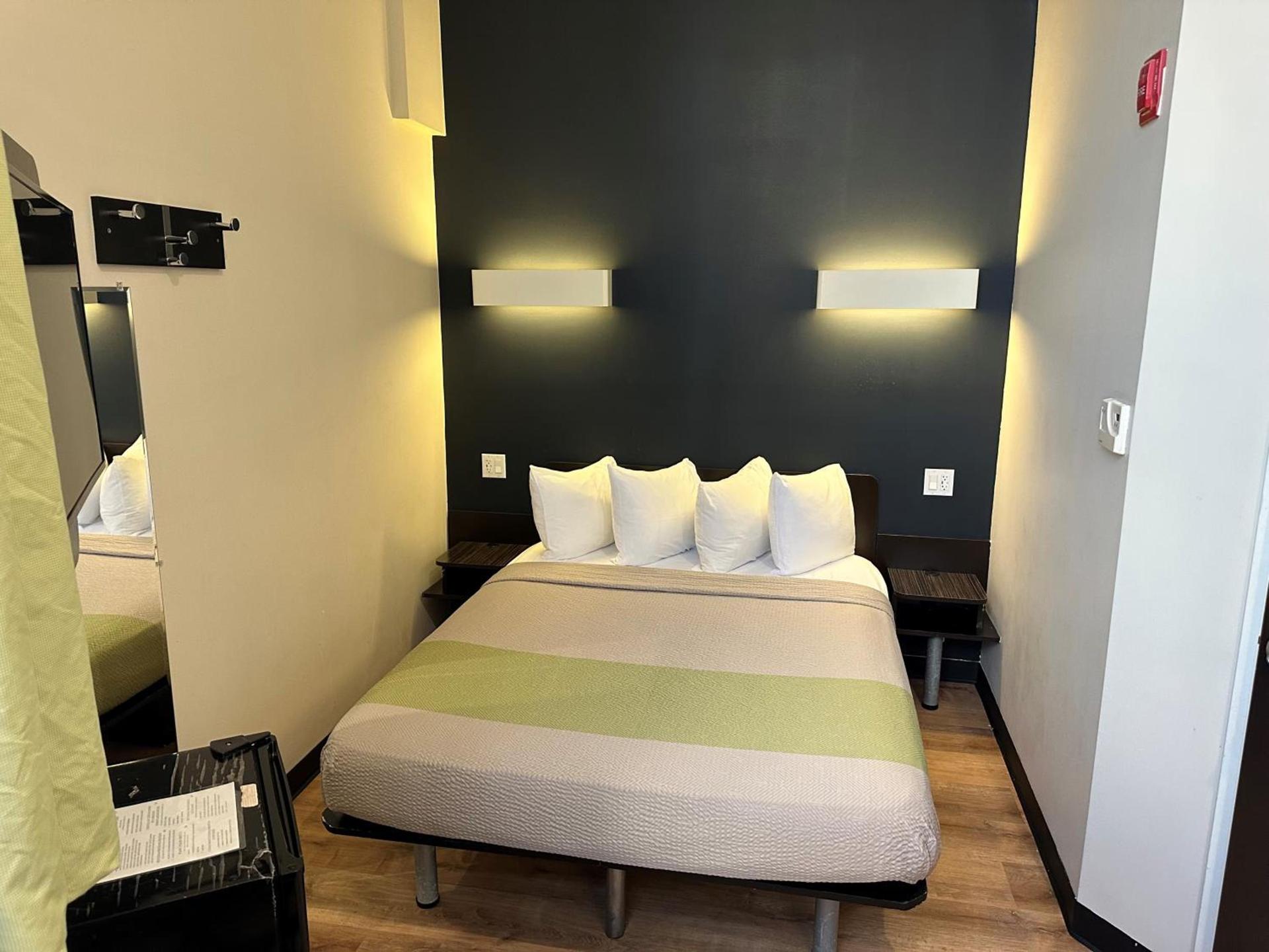 Feather Factory Hotel photo 32