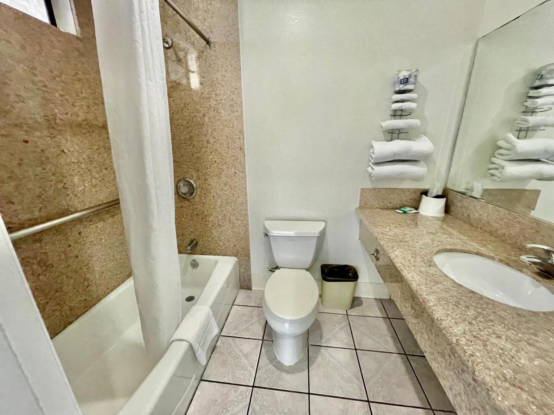 Rodeway Inn Santa Ana - Garden Grove photo 37
