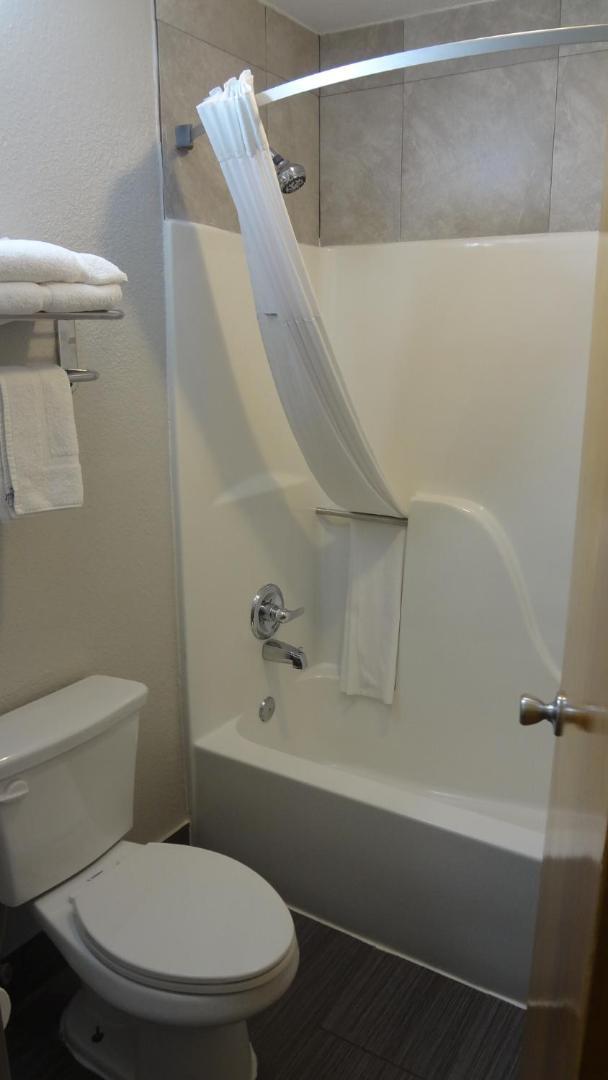 Days Inn by Wyndham Hernando photo 24