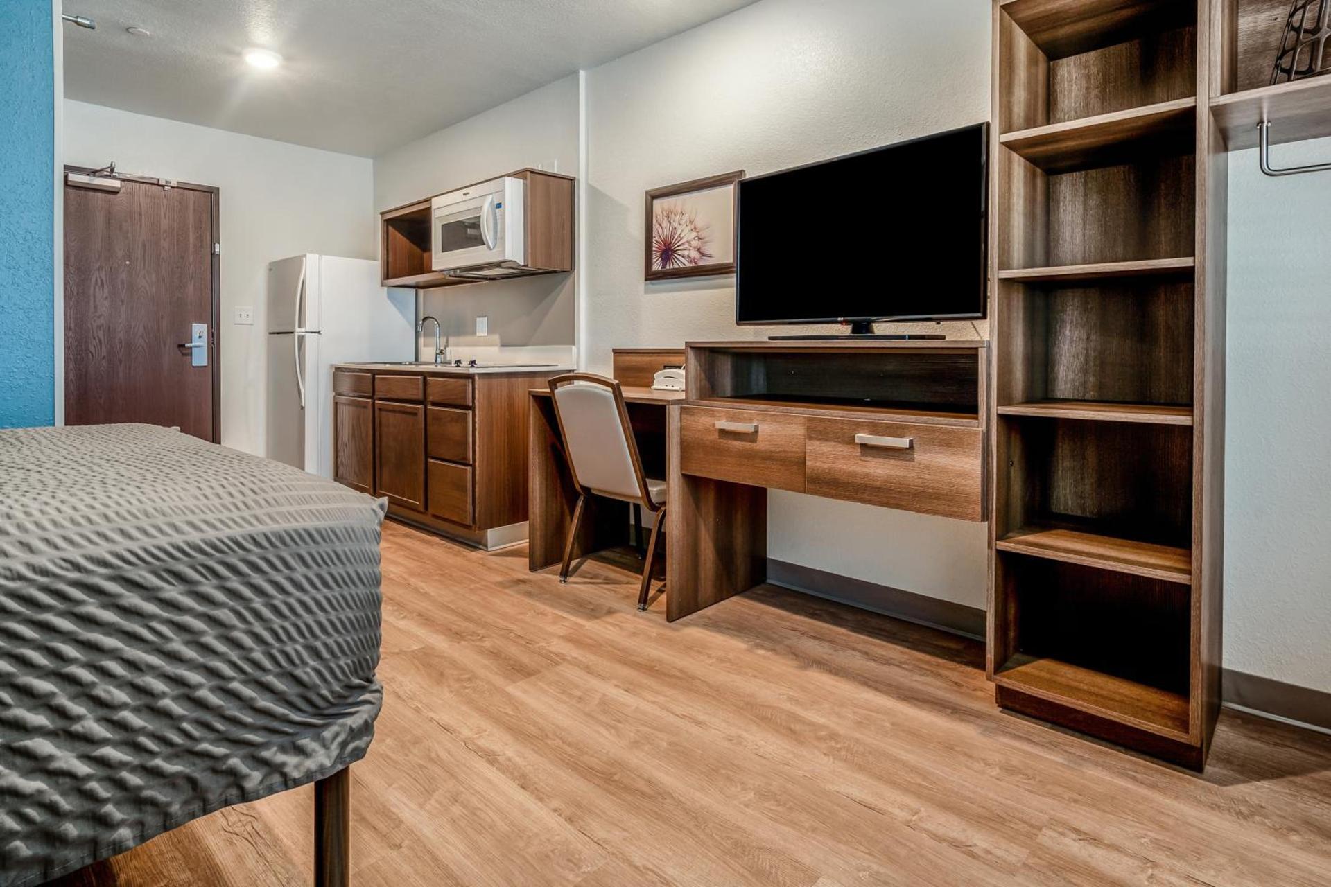 WoodSpring Suites Jacksonville - South photo 28