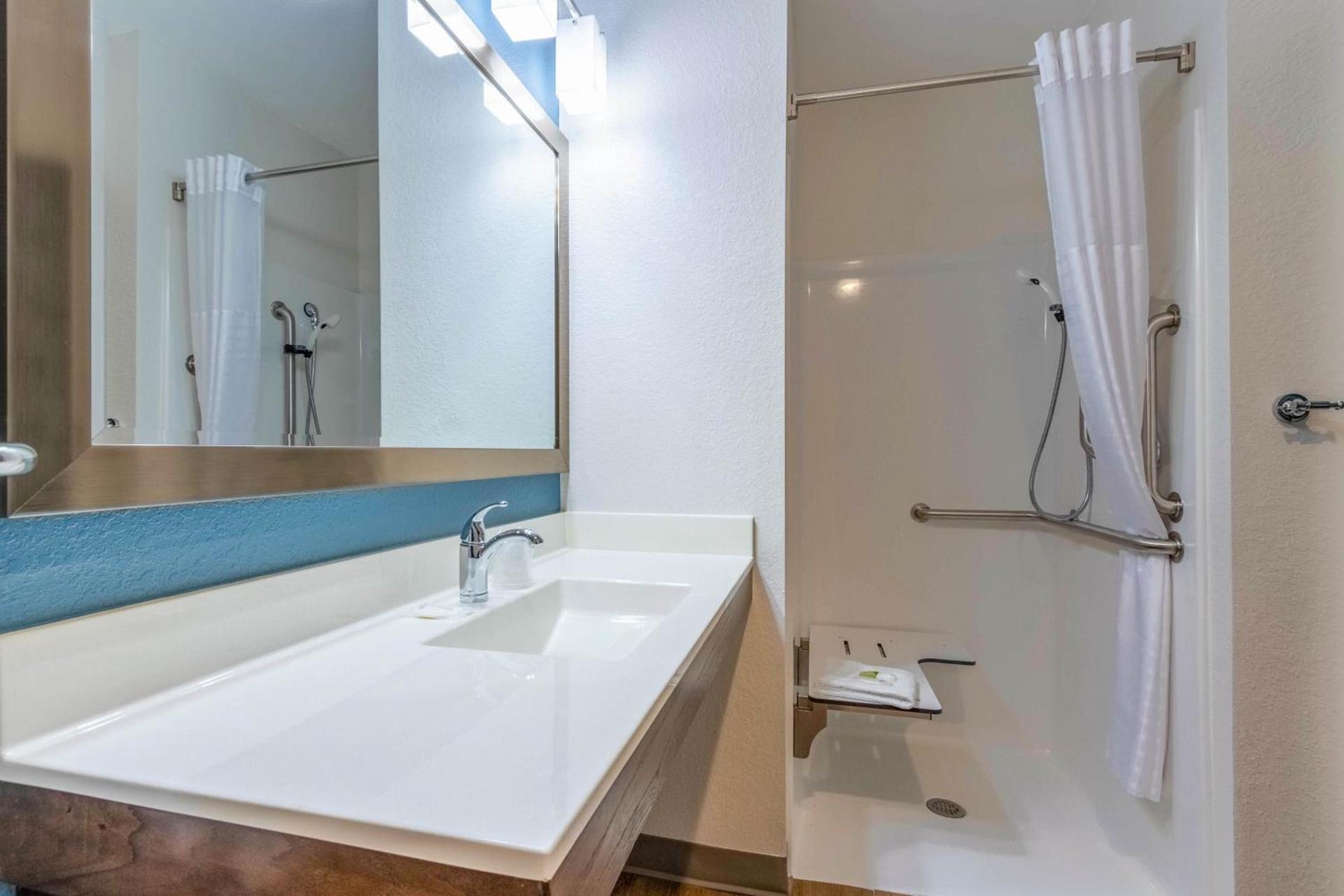 WoodSpring Suites Jacksonville - South photo 35