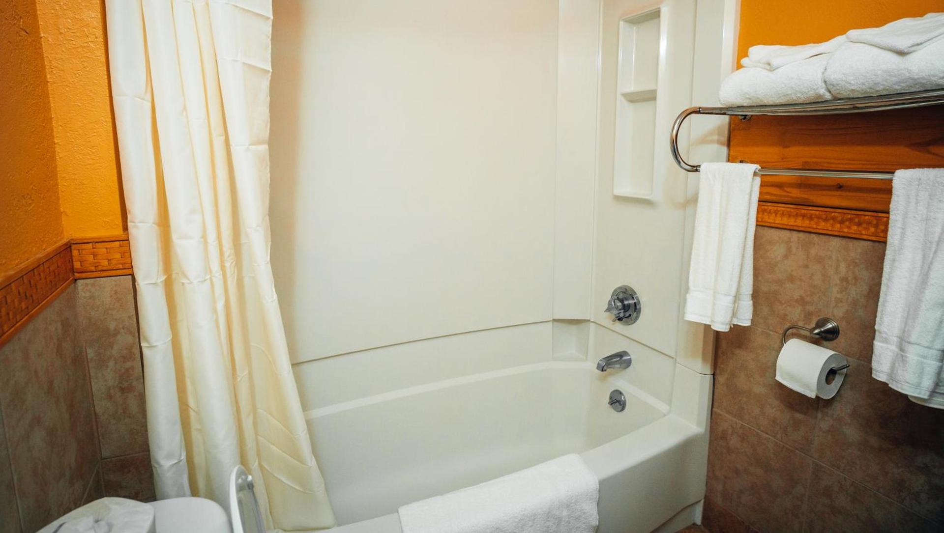 Quiet Corner Inn photo 25