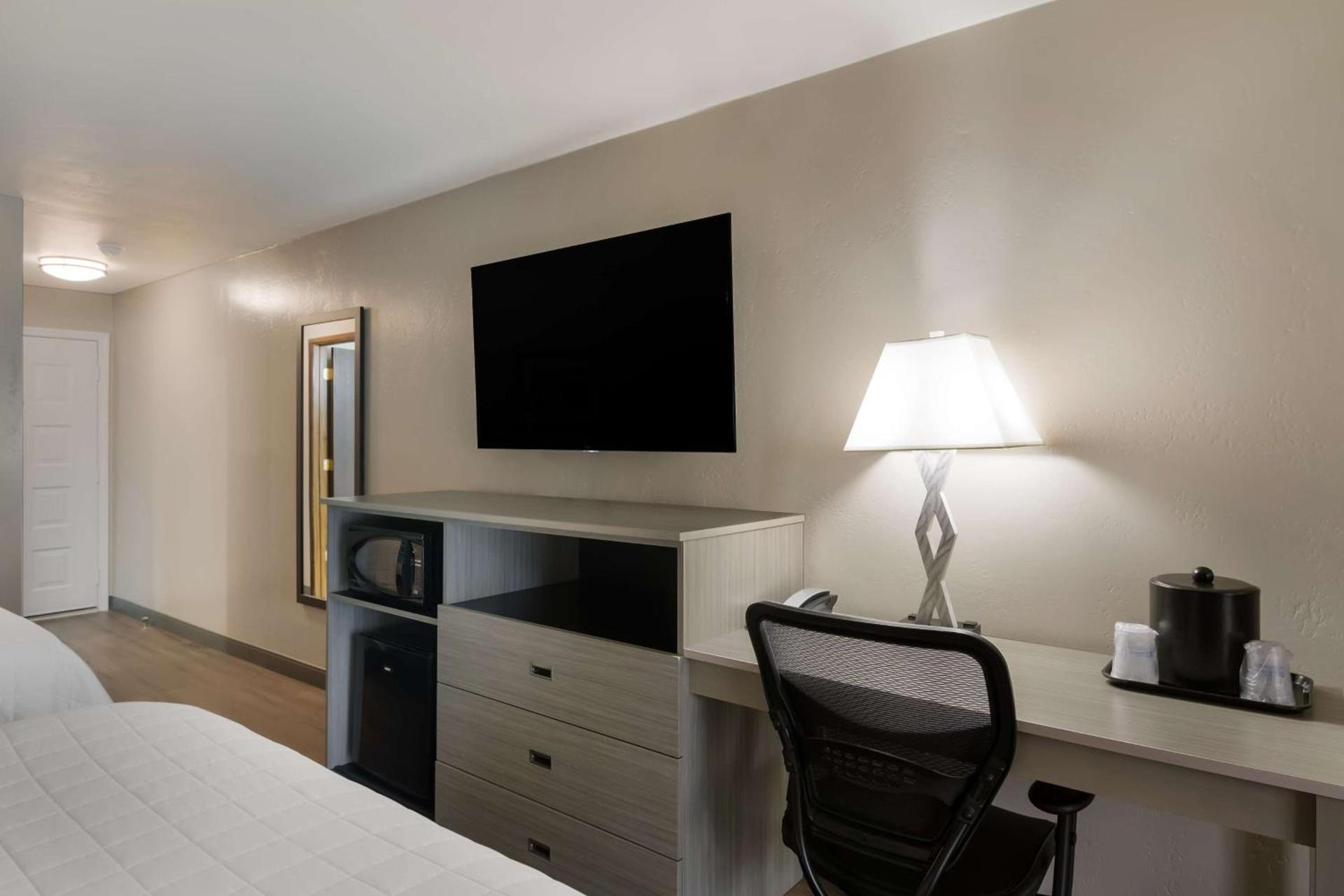 Best Western New Oregon Motel photo 13
