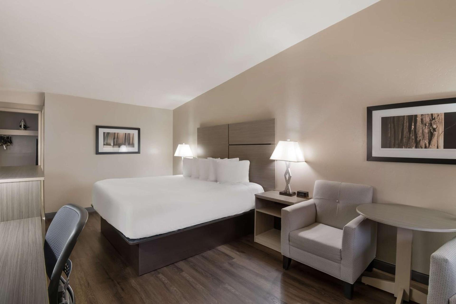 Best Western New Oregon Motel photo 21