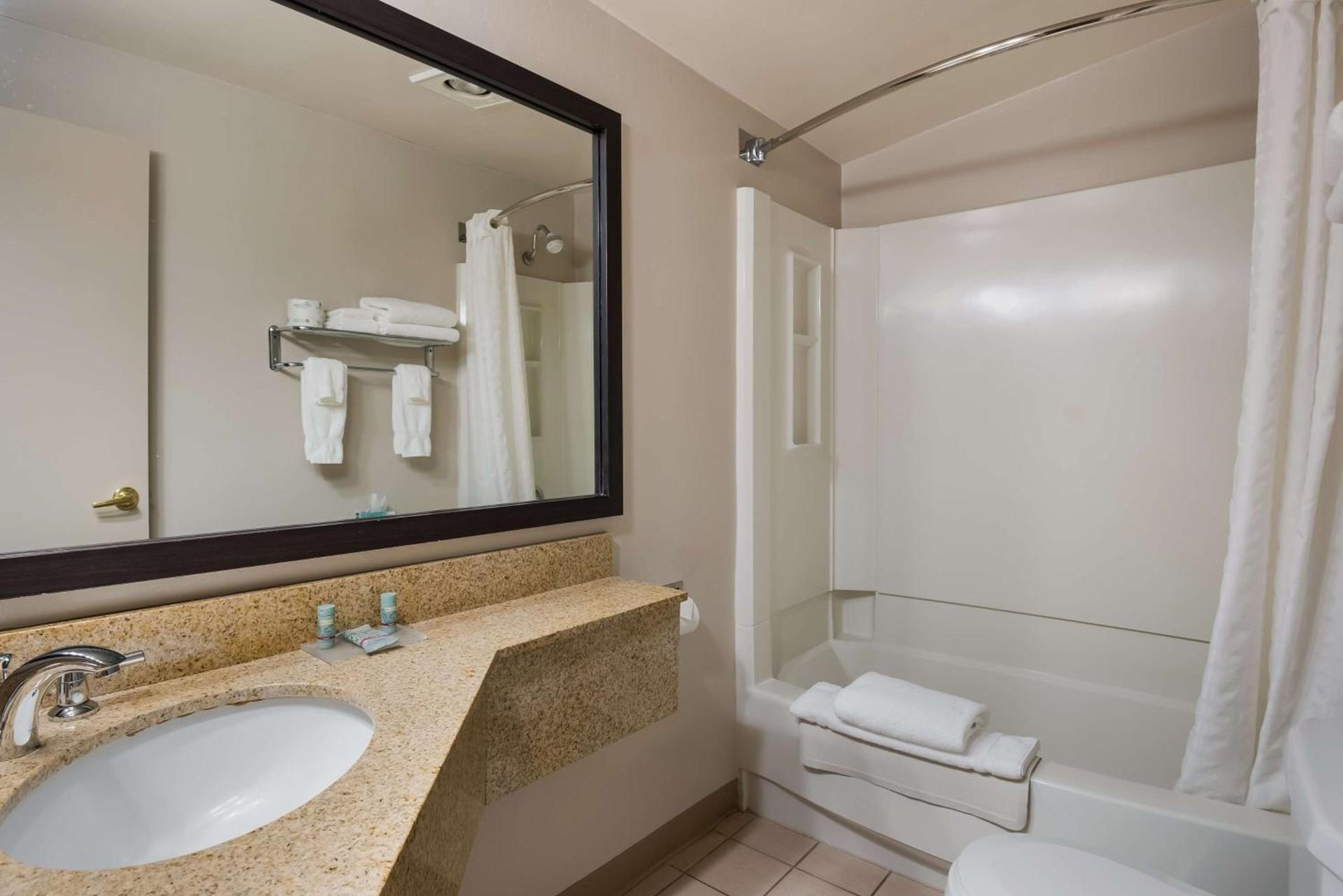 Best Western New Oregon Motel photo 24