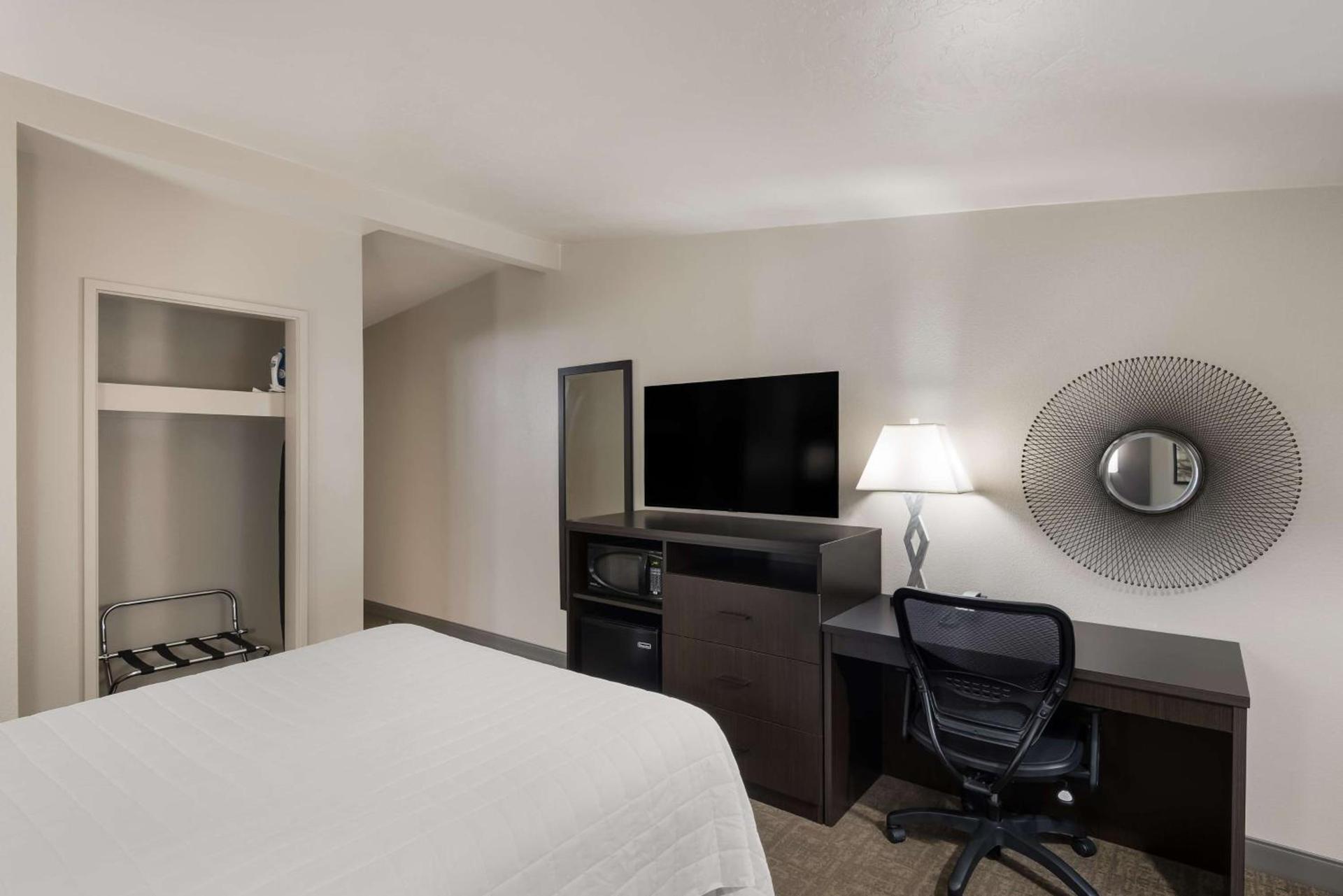 Best Western New Oregon Motel photo 25