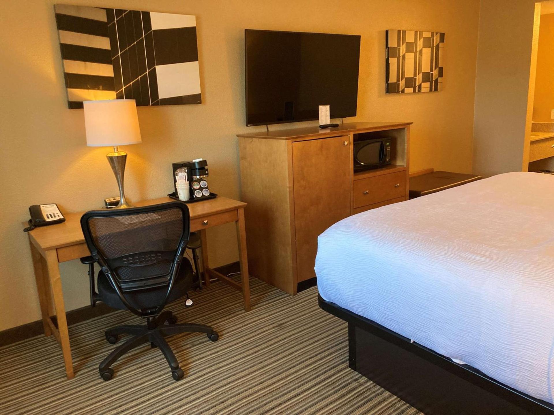 Best Western Plus Reading Inn & Suites photo 50