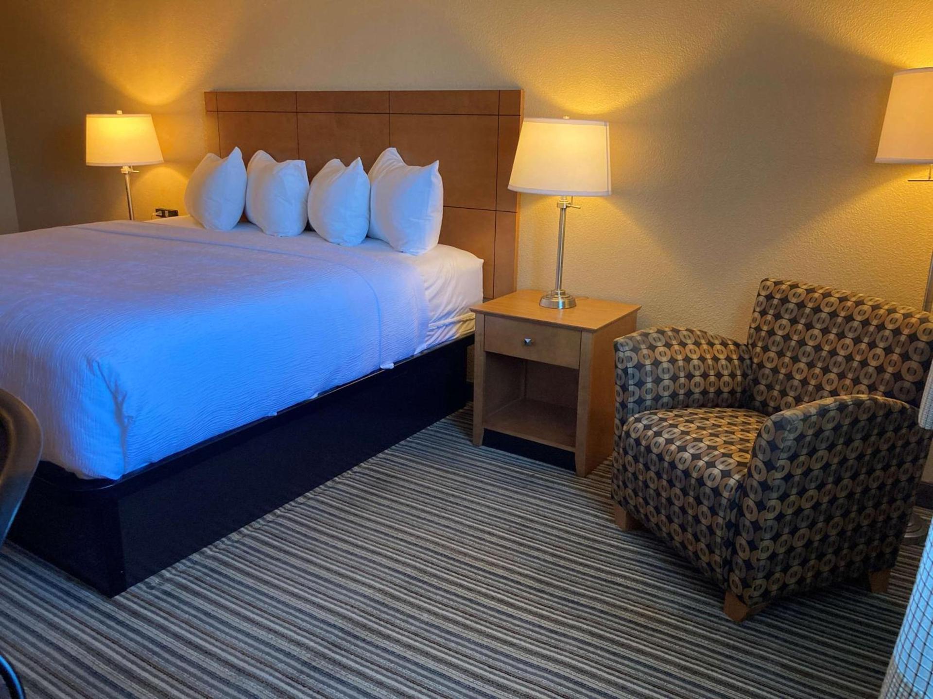 Best Western Plus Reading Inn & Suites photo 51