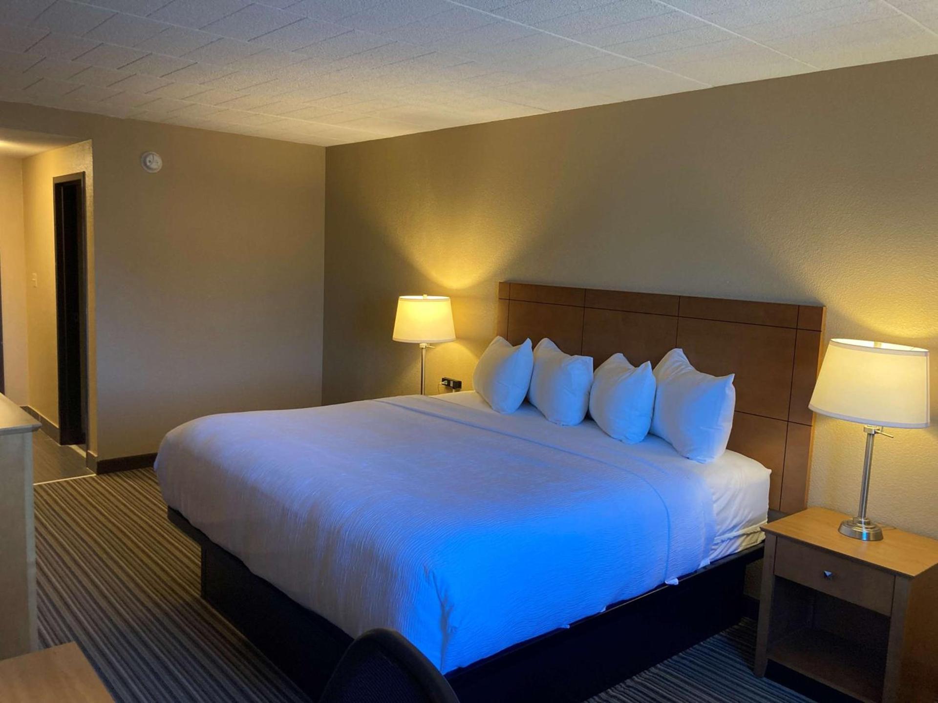 Best Western Plus Reading Inn & Suites photo 52