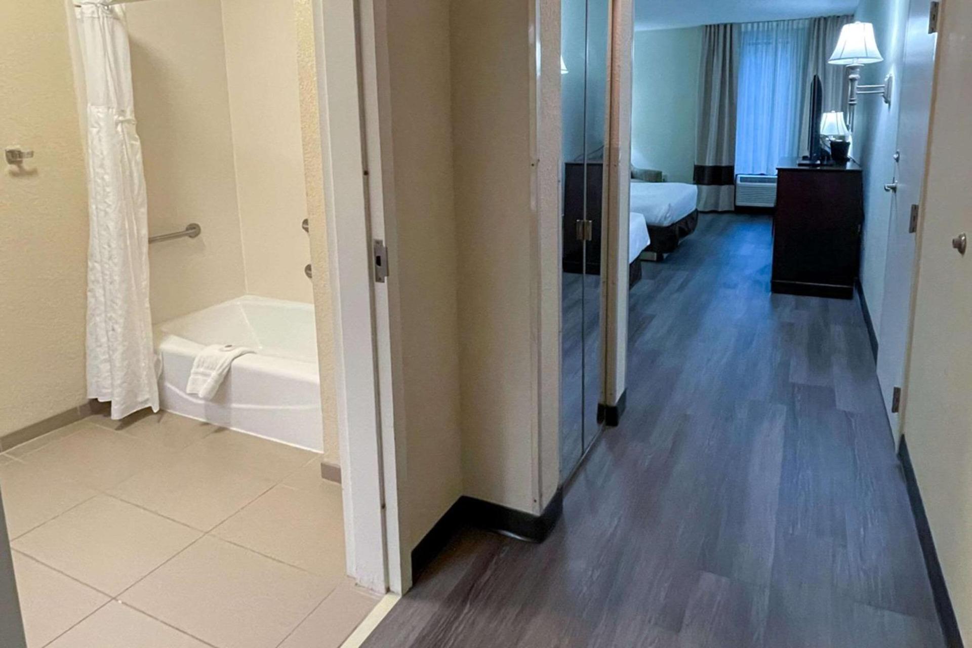 Comfort Inn Pinehurst - Southern Pines photo 31