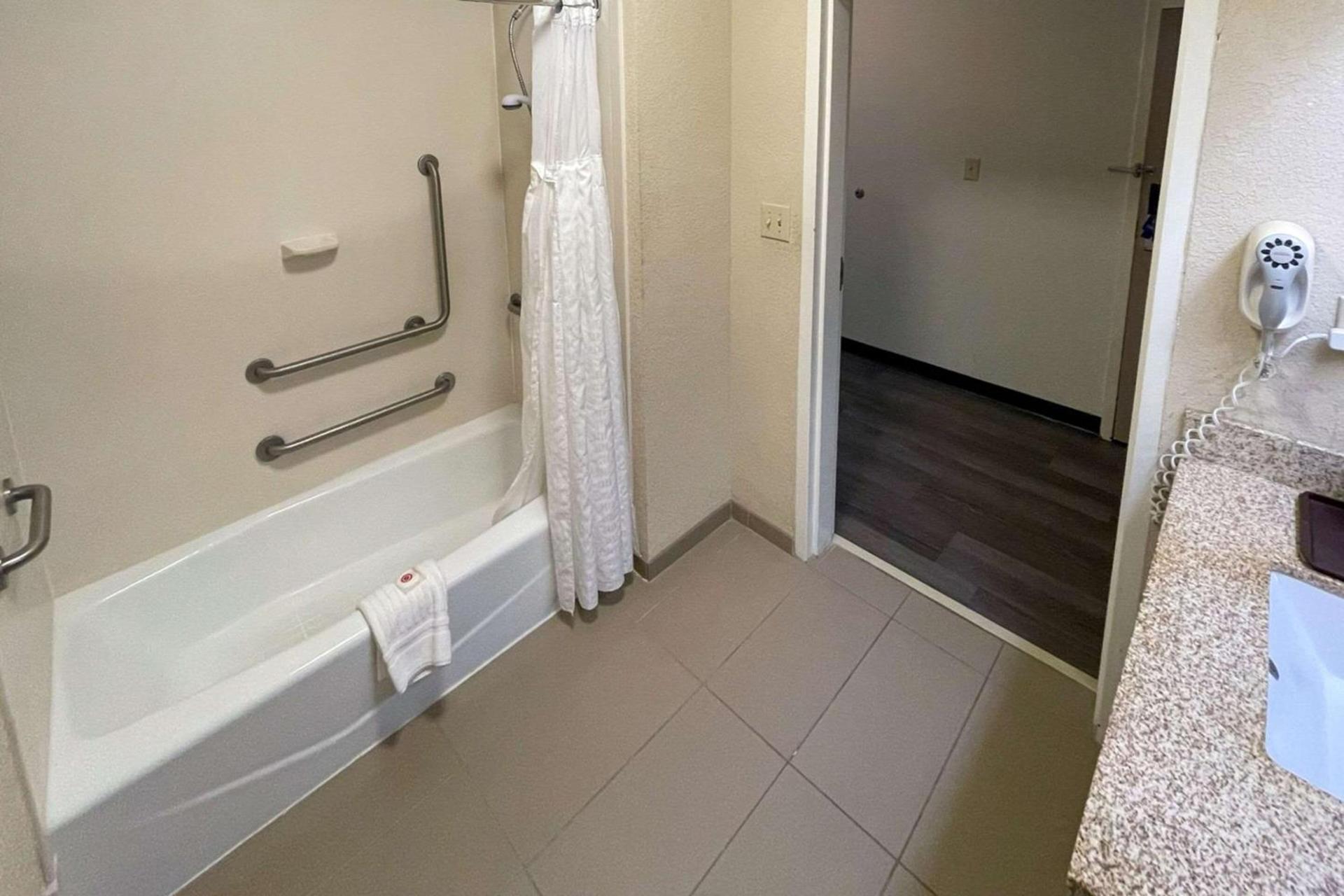 Comfort Inn Pinehurst - Southern Pines photo 32