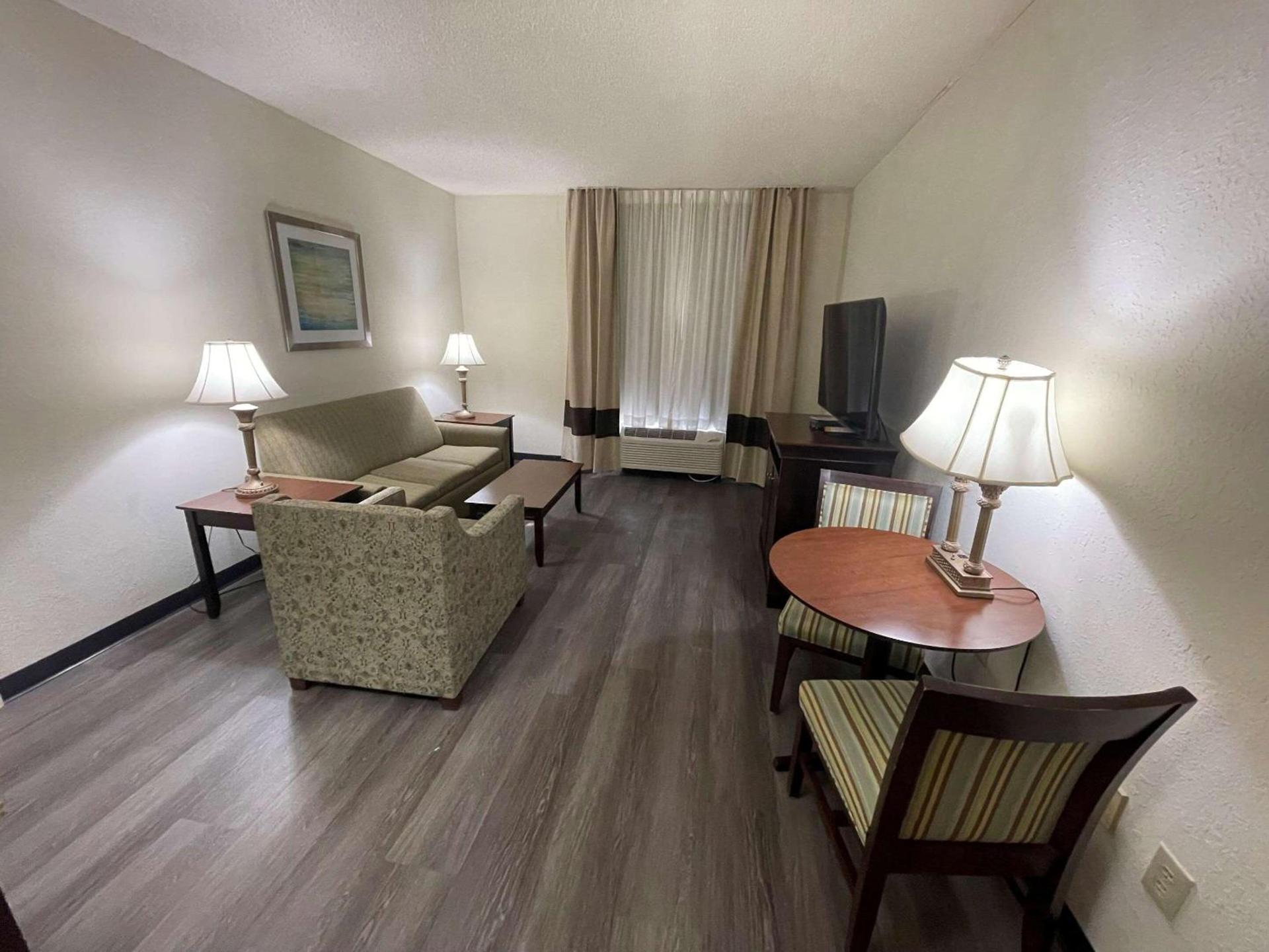 Comfort Inn Pinehurst - Southern Pines photo 36