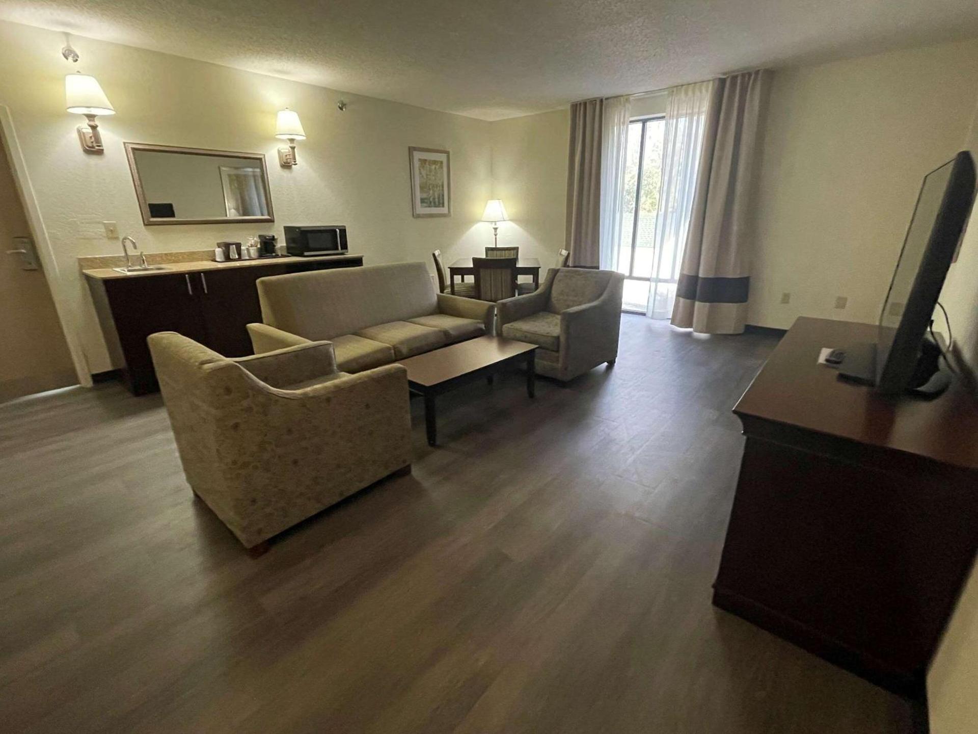 Comfort Inn Pinehurst - Southern Pines photo 48