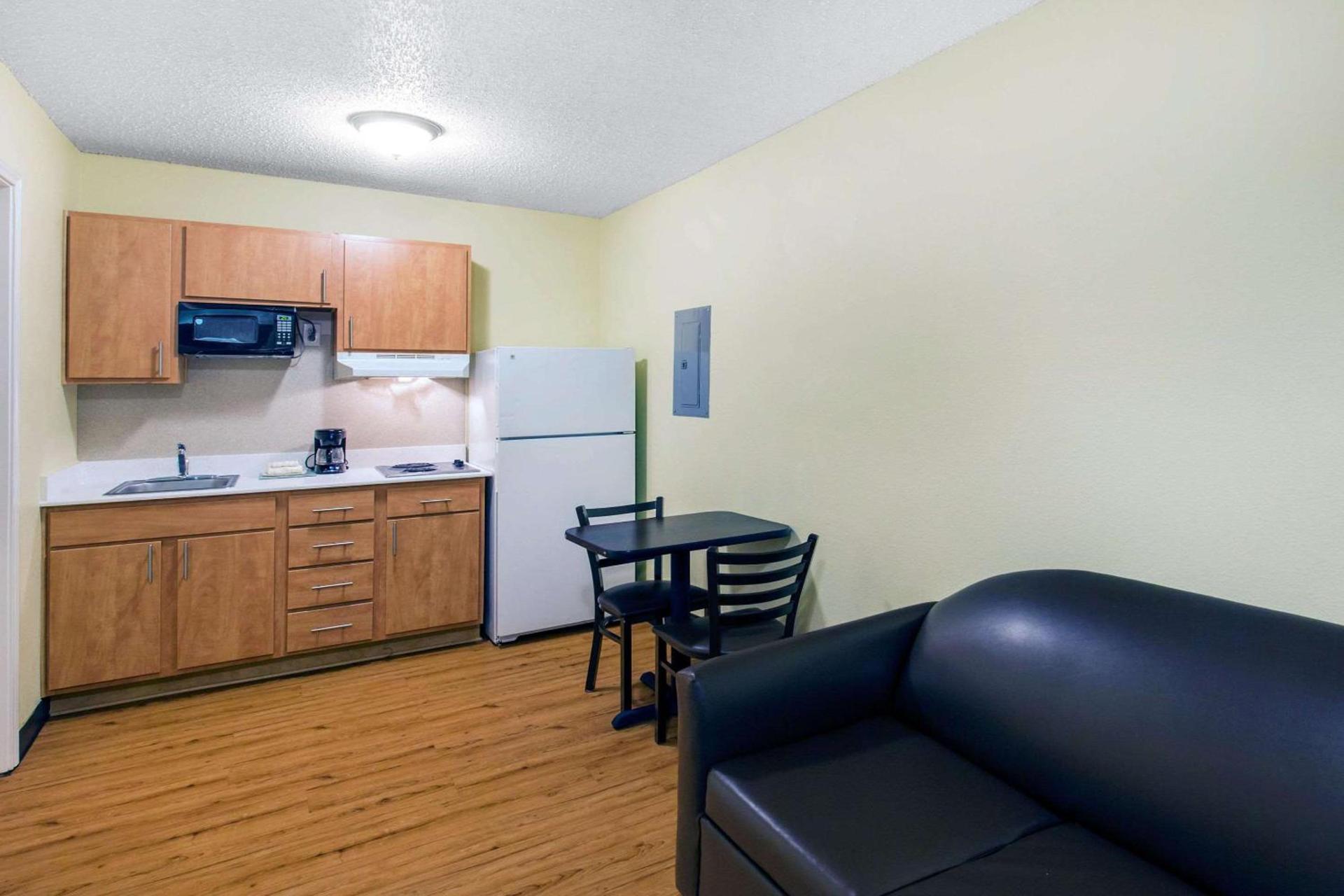 Hawthorn Extended Stay by Wyndham Lewisville photo 31