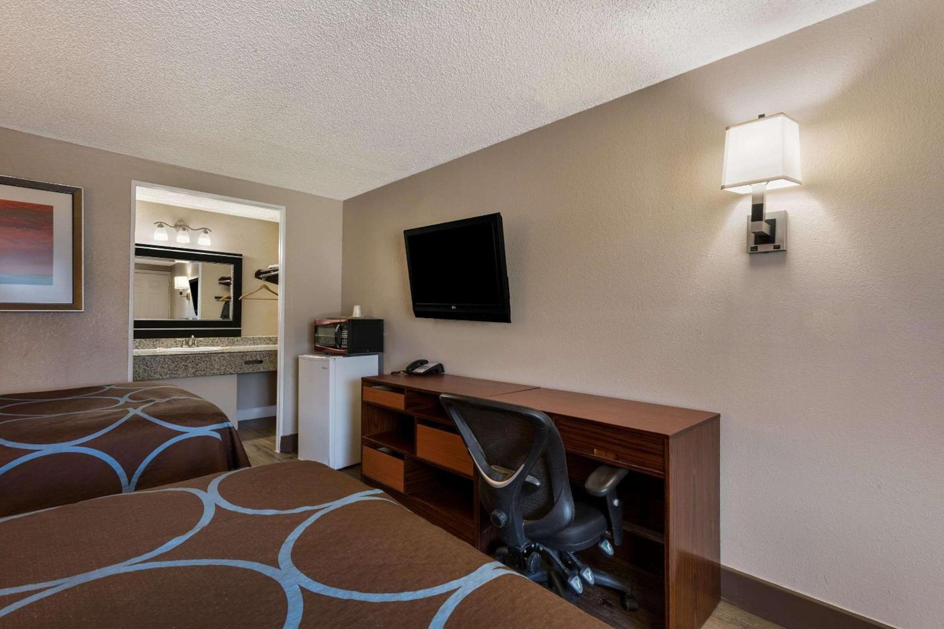 Rodeway Inn Charlotte Airport Area photo 19