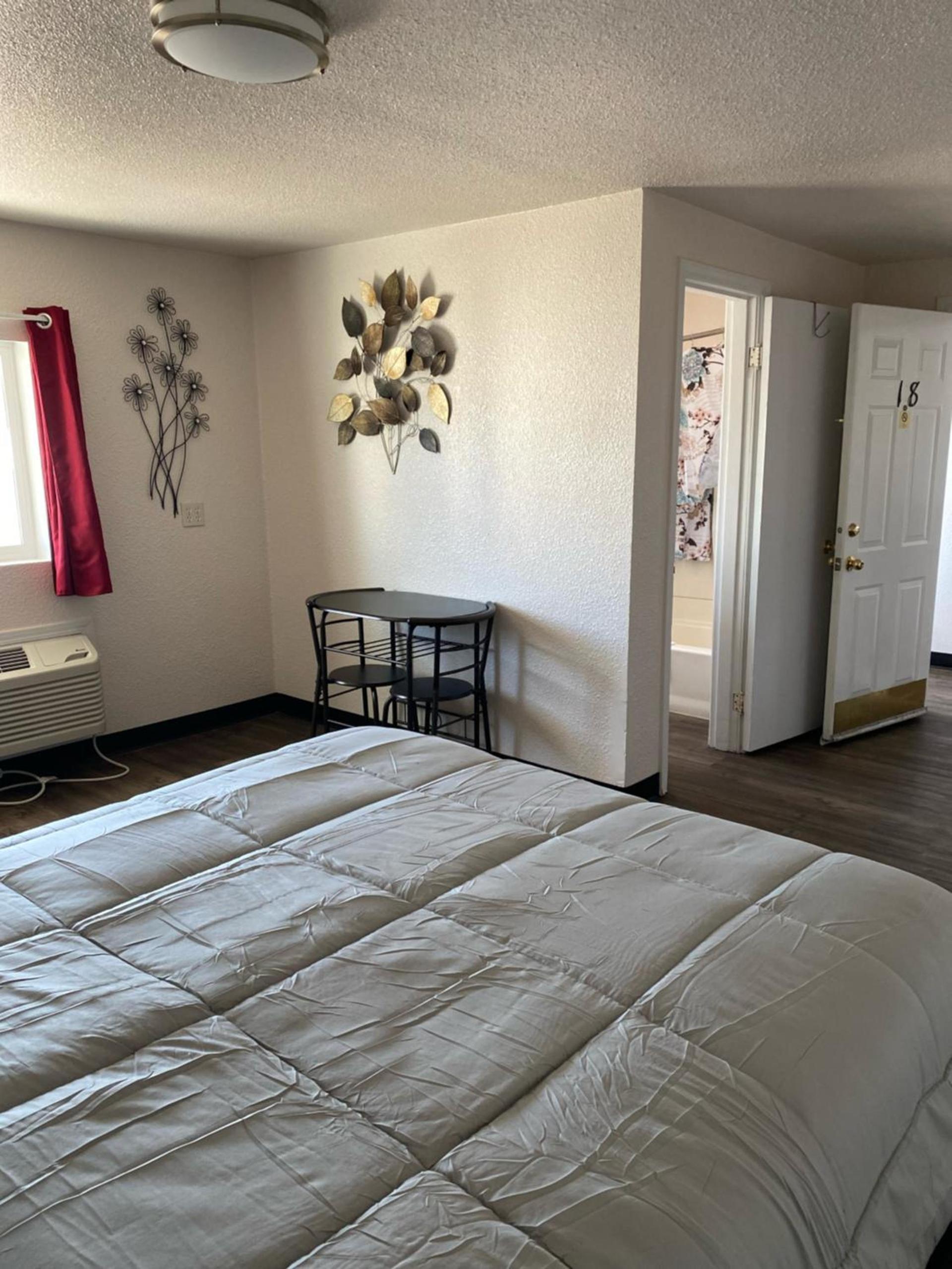 Baker City Motel & RV photo 41