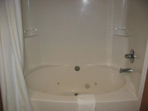 Holiday Inn Express Hotel & Suites Laurinburg by IHG photo 6