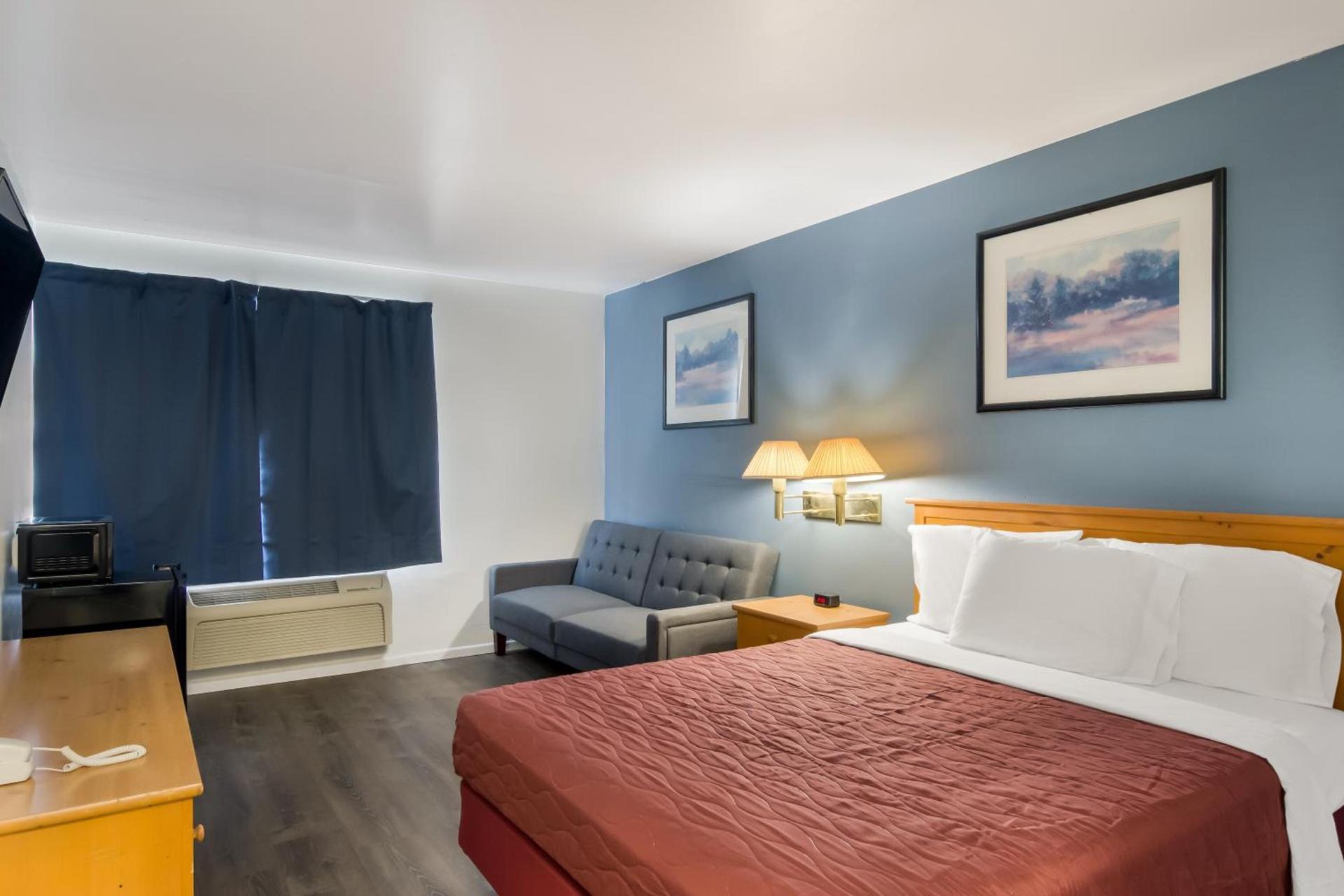 Rodeway Inn & Suites Sidney Historic Downtown I-80 photo 57