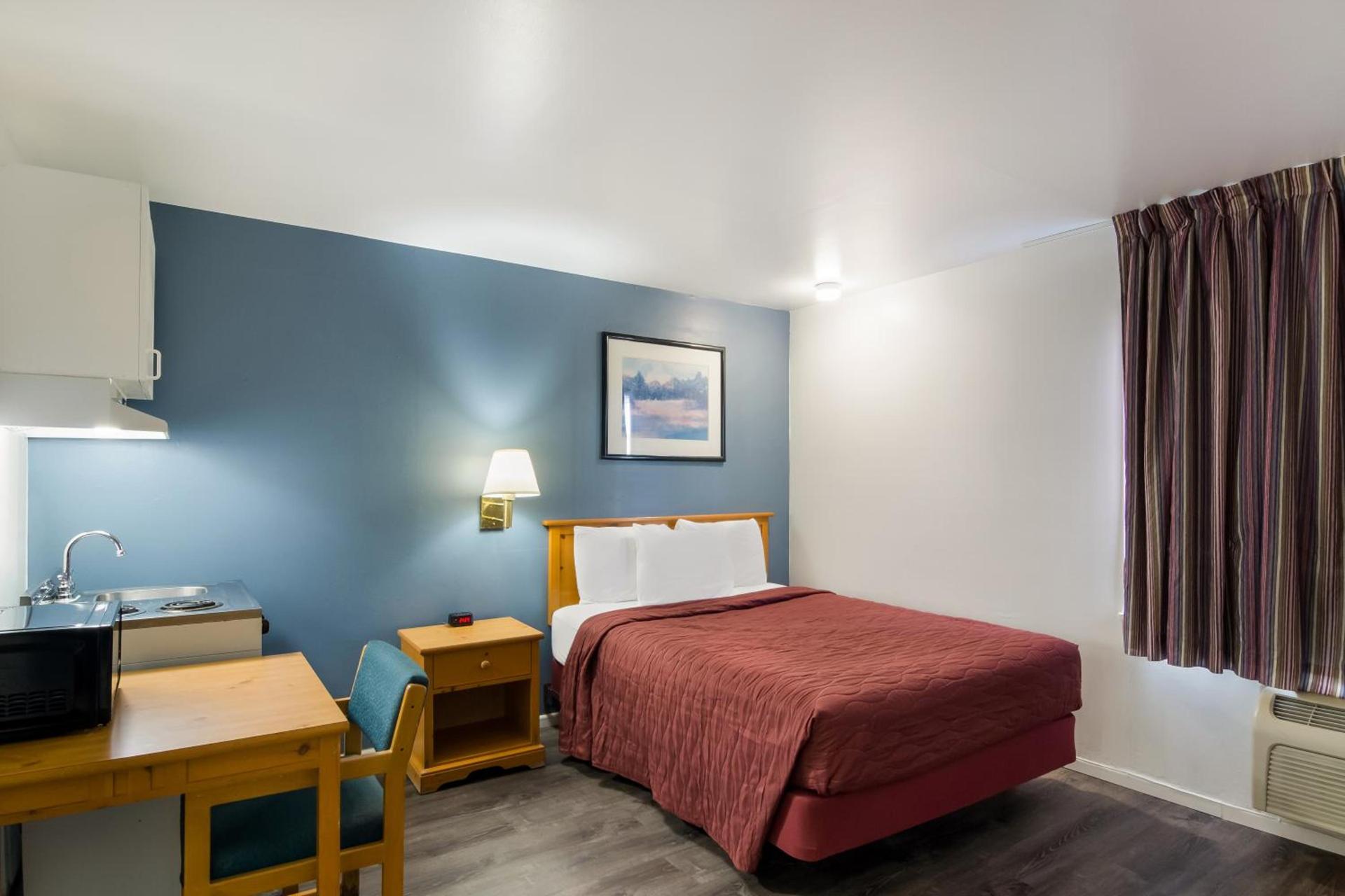 Rodeway Inn & Suites Sidney Historic Downtown I-80 photo 59