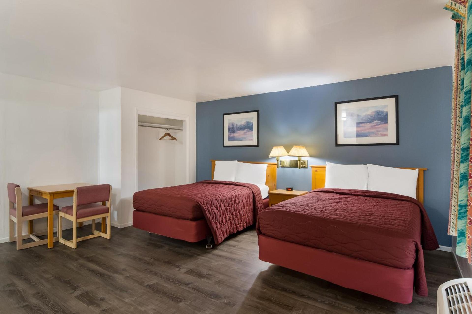 Rodeway Inn & Suites Sidney Historic Downtown I-80 photo 64
