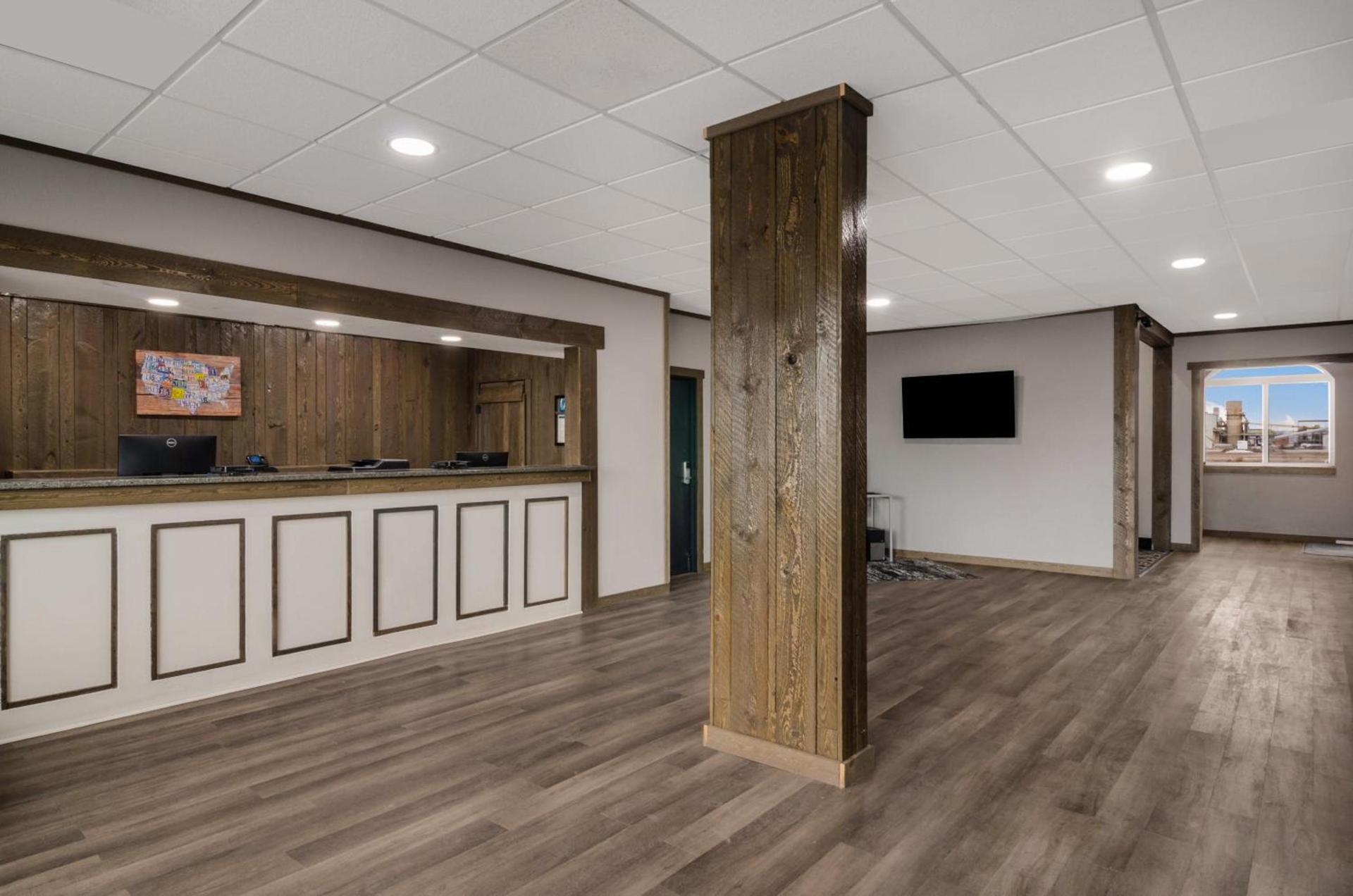 Econo Lodge Scottsbluff photo 45