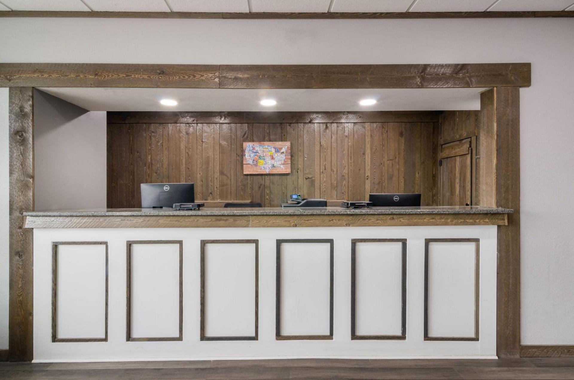 Econo Lodge Scottsbluff photo 48