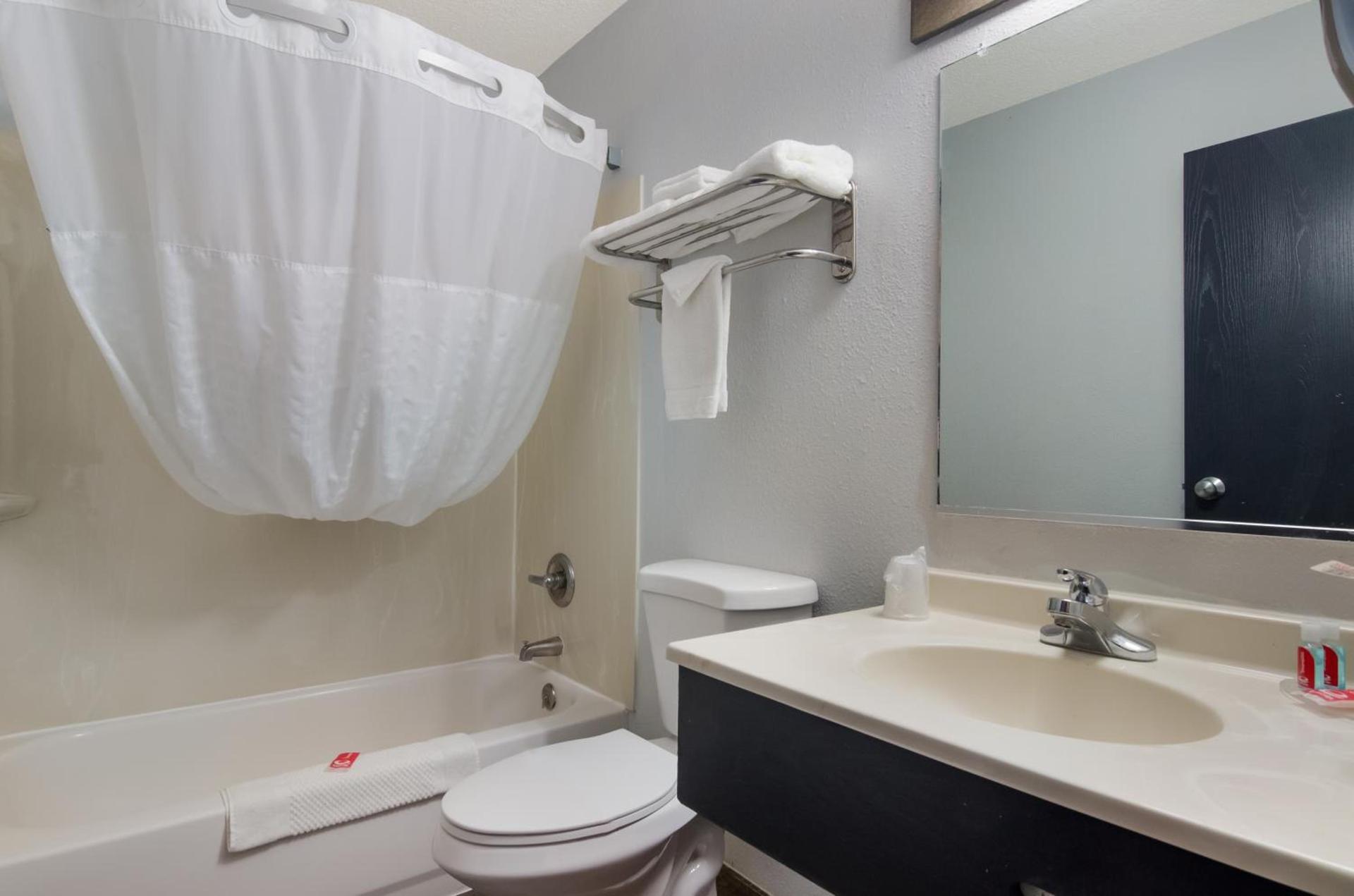 Econo Lodge Scottsbluff photo 39