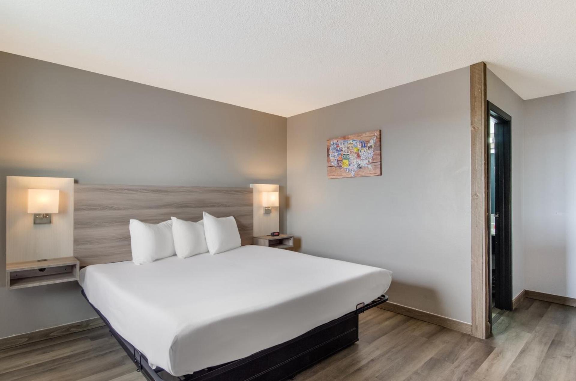 Econo Lodge Scottsbluff photo 33