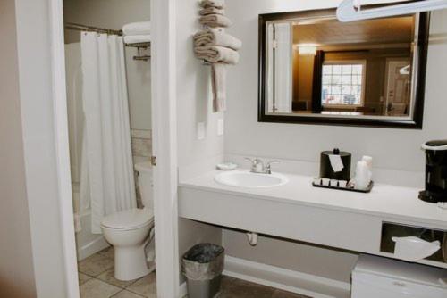 Berlin Village Inn photo 19