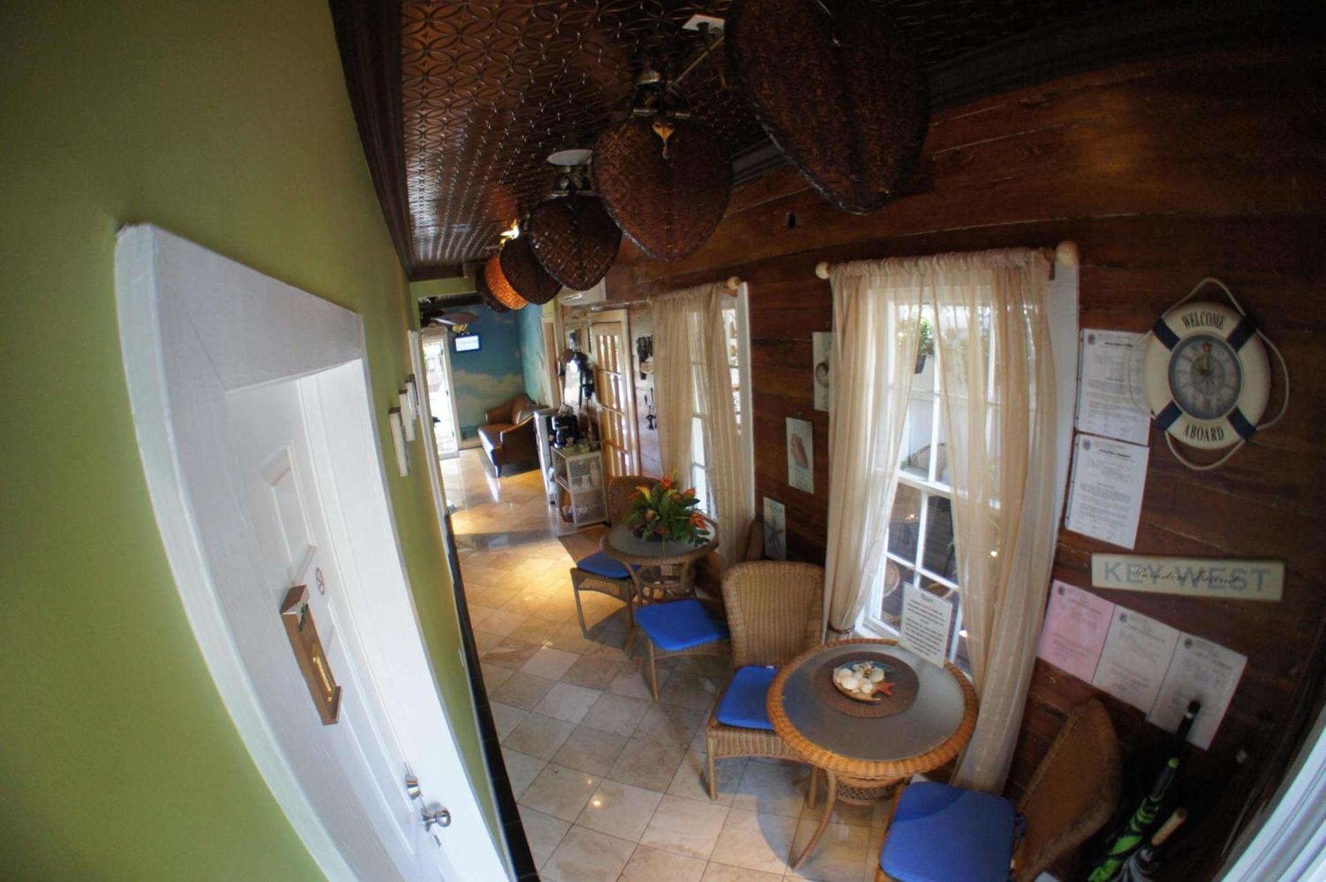 Seascape Tropical Inn photo 58