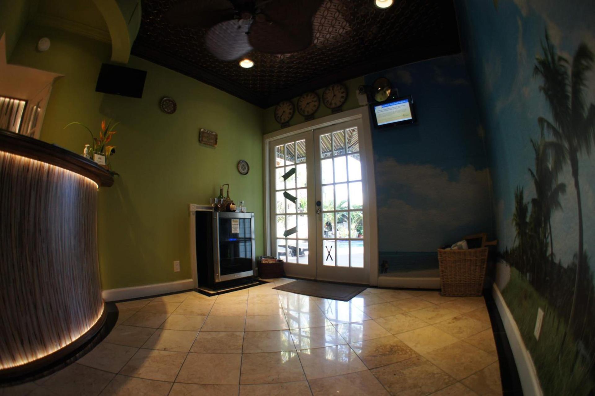 Seascape Tropical Inn photo 60