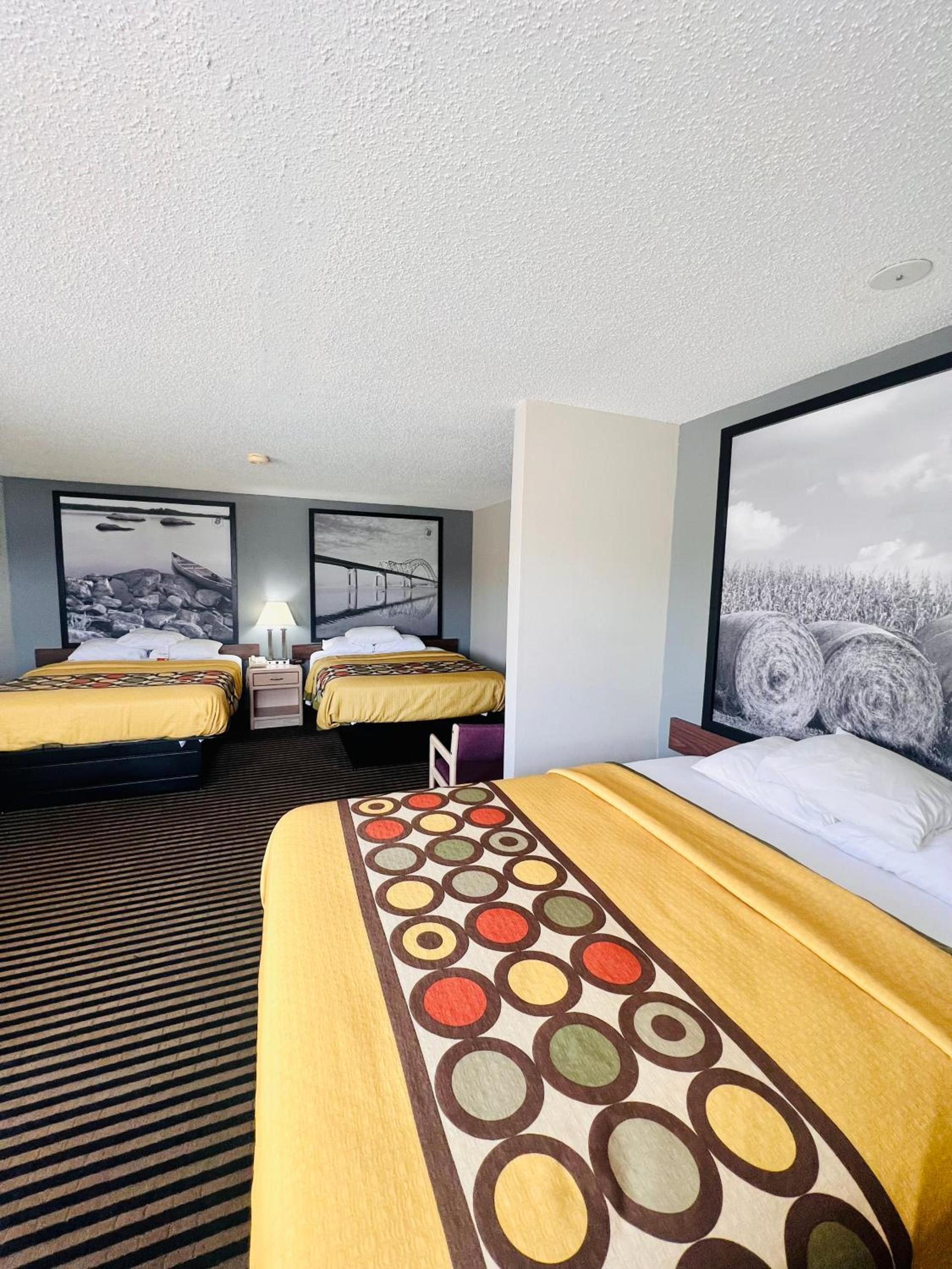 Super 8 by Wyndham Humboldt photo 27