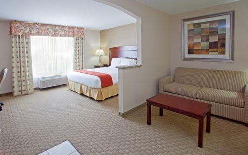 Holiday Inn Express & Suites College Station by IHG photo 59