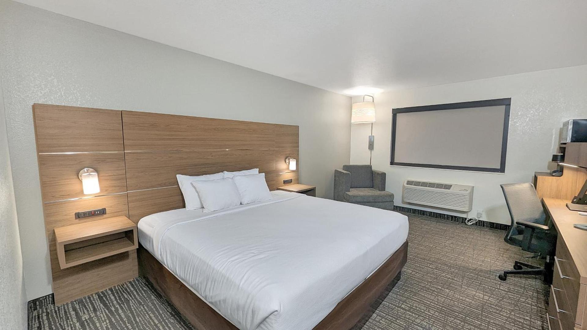 Estherville Hotel & Suites photo 50