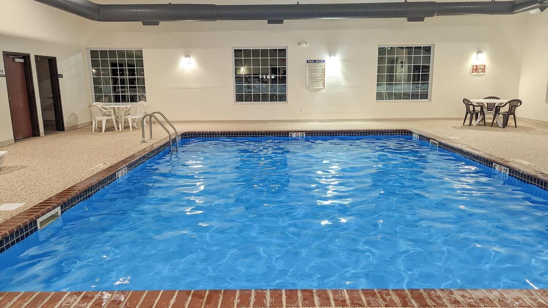 Estherville Hotel & Suites photo 84