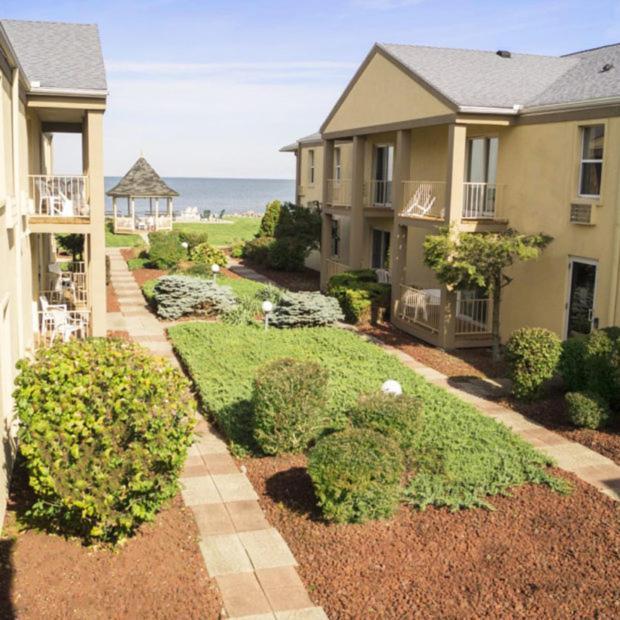 Clinton Inn & Suites — hotel in Port Clinton