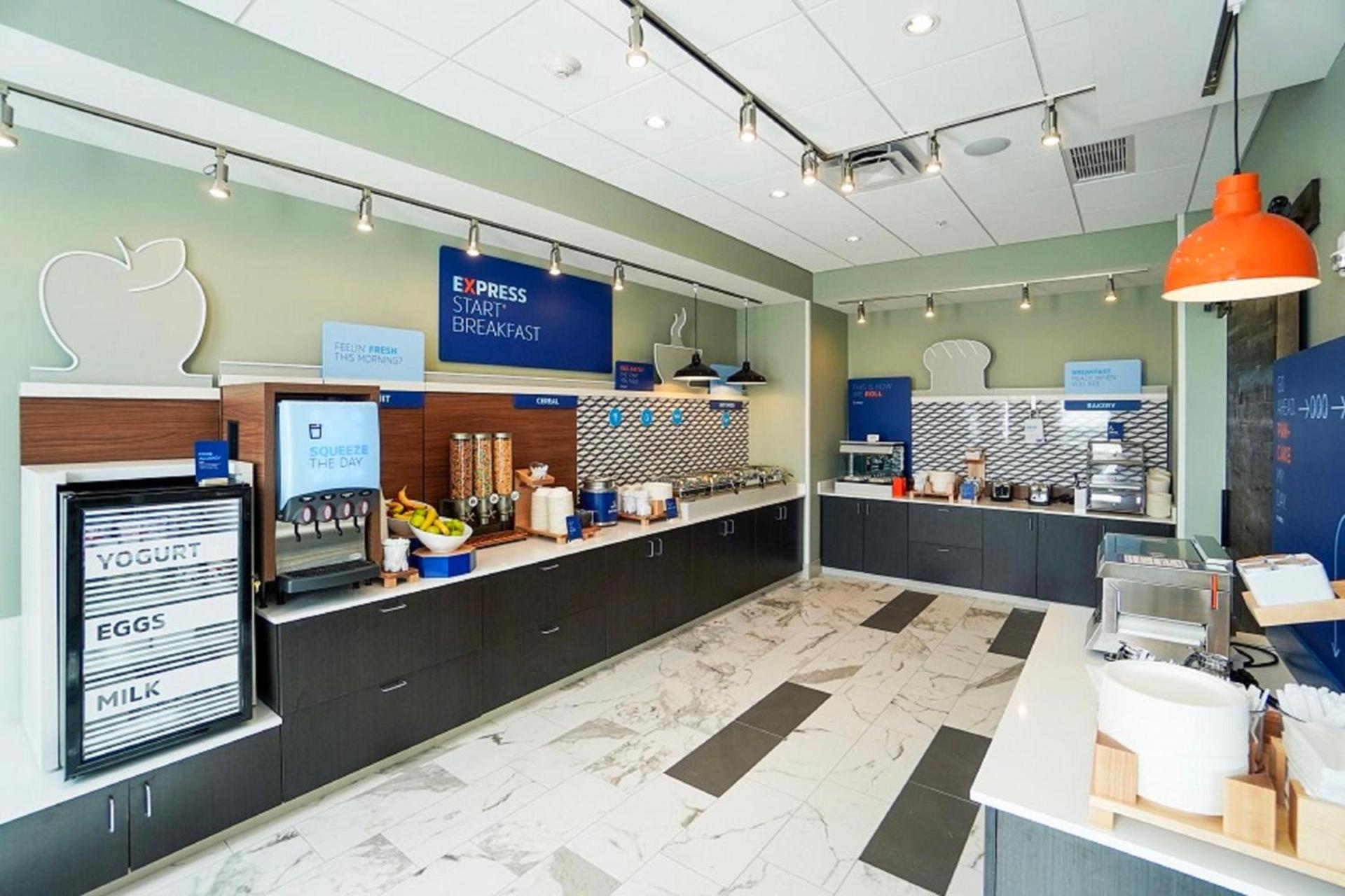 Holiday Inn Express & Suites Franklin - Berry Farms by IHG photo 4