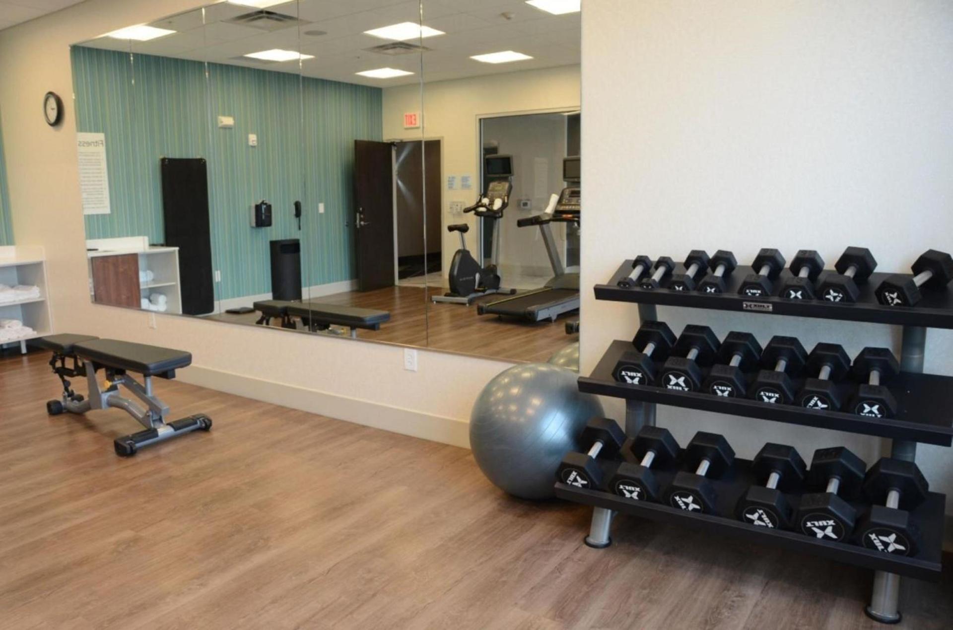Holiday Inn Express & Suites Franklin - Berry Farms by IHG photo 7
