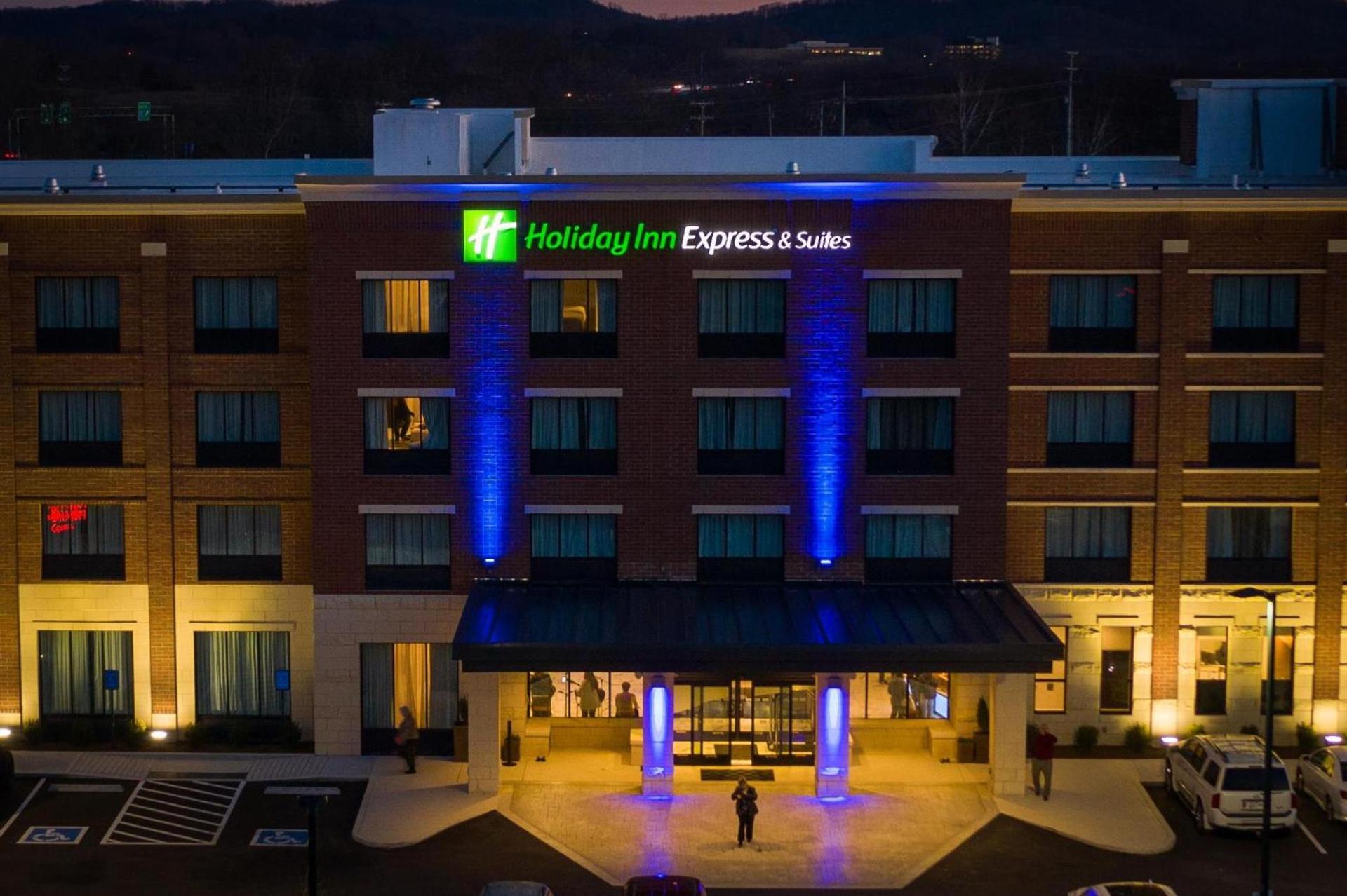 Holiday Inn Express & Suites Franklin - Berry Farms by IHG photo 9