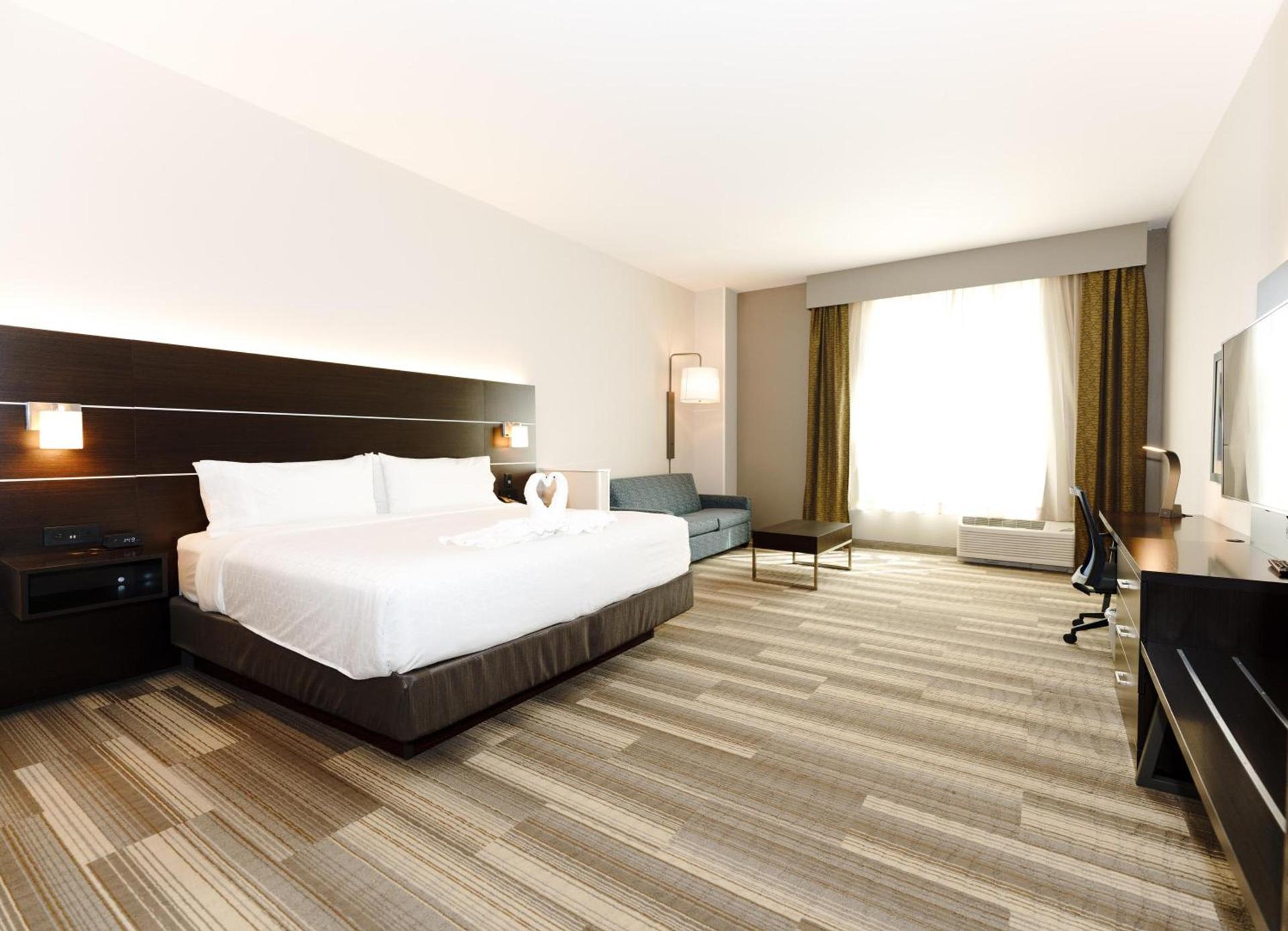 Holiday Inn Express & Suites Franklin - Berry Farms by IHG photo 13