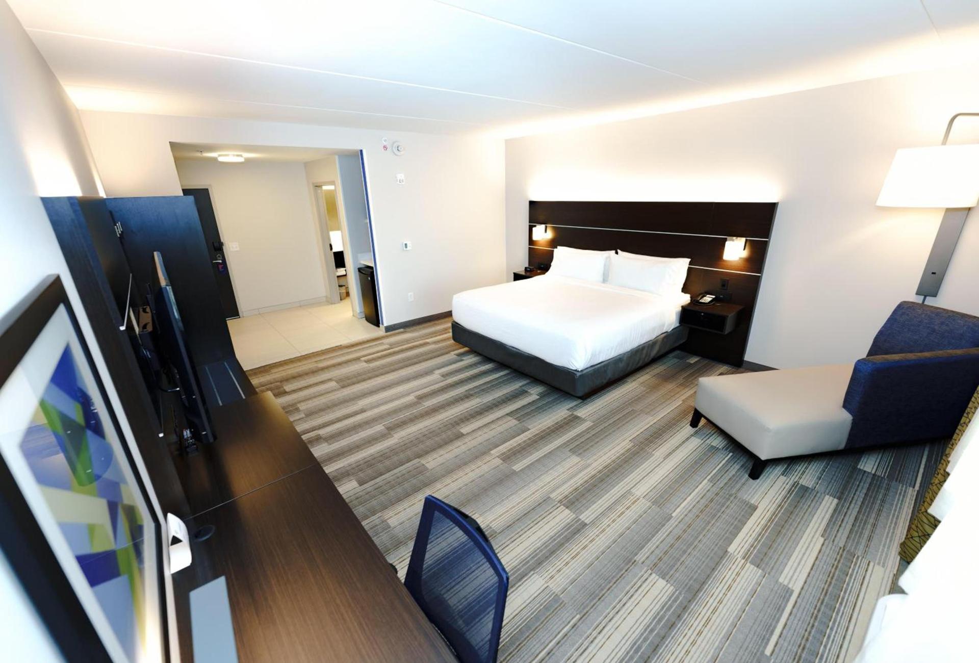 Holiday Inn Express & Suites Franklin - Berry Farms by IHG photo 18