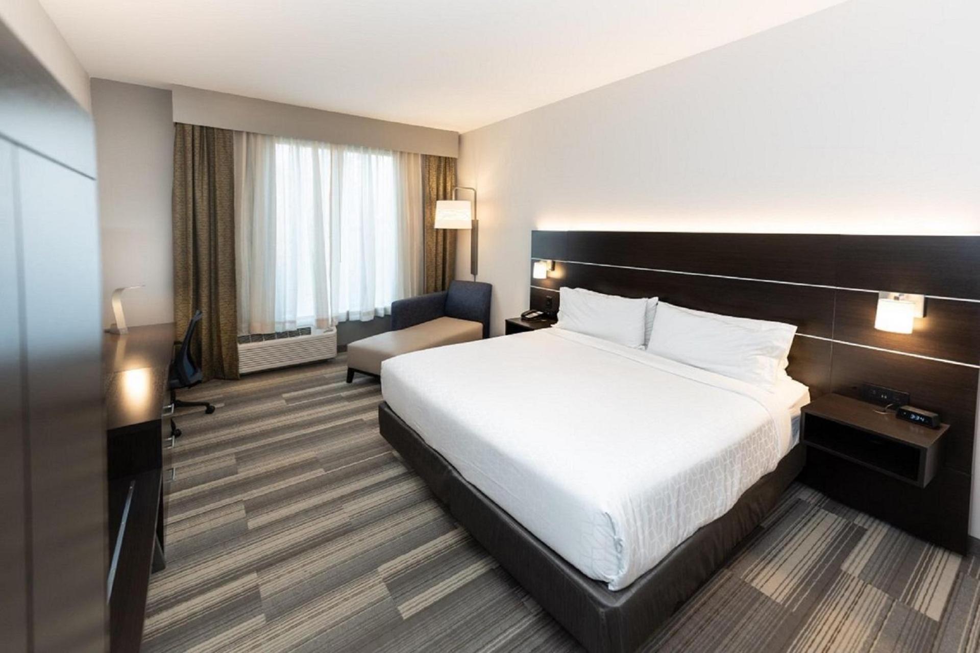 Holiday Inn Express & Suites Franklin - Berry Farms by IHG photo 34