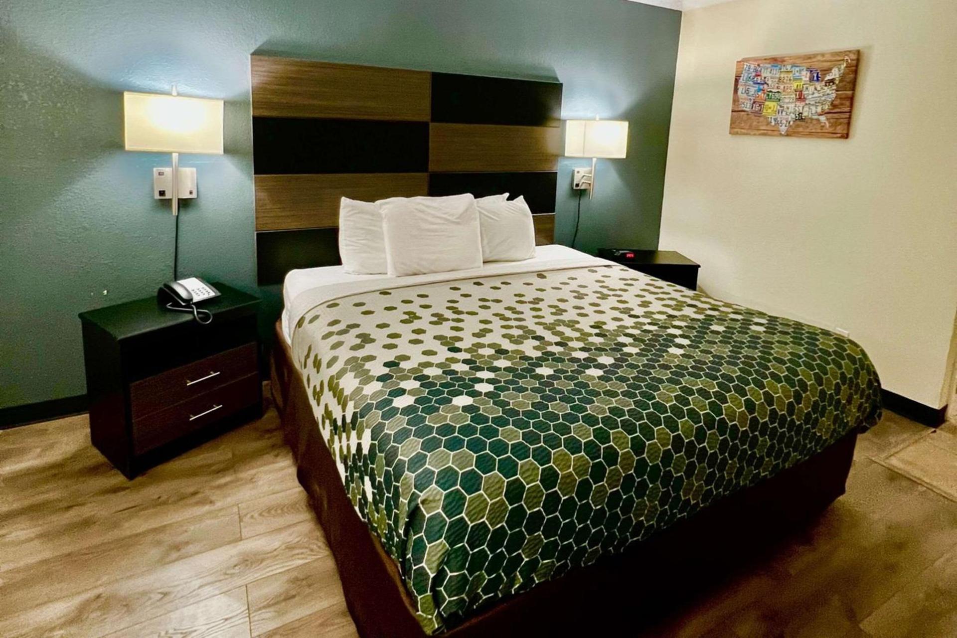 Econo Lodge Inn & Suites Downtown San Antonio Riverwalk Area photo 37