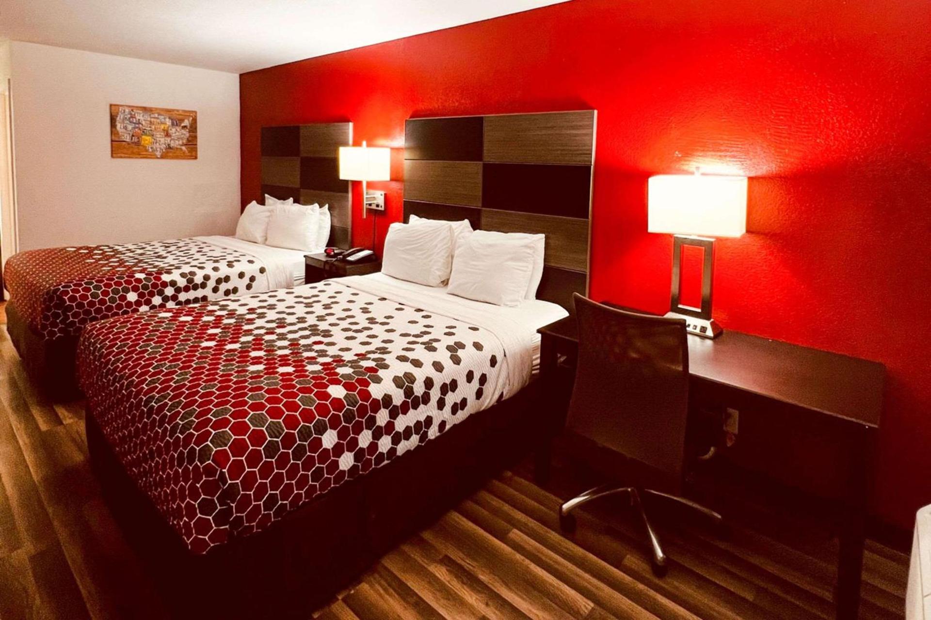 Econo Lodge Inn & Suites Downtown San Antonio Riverwalk Area photo 9