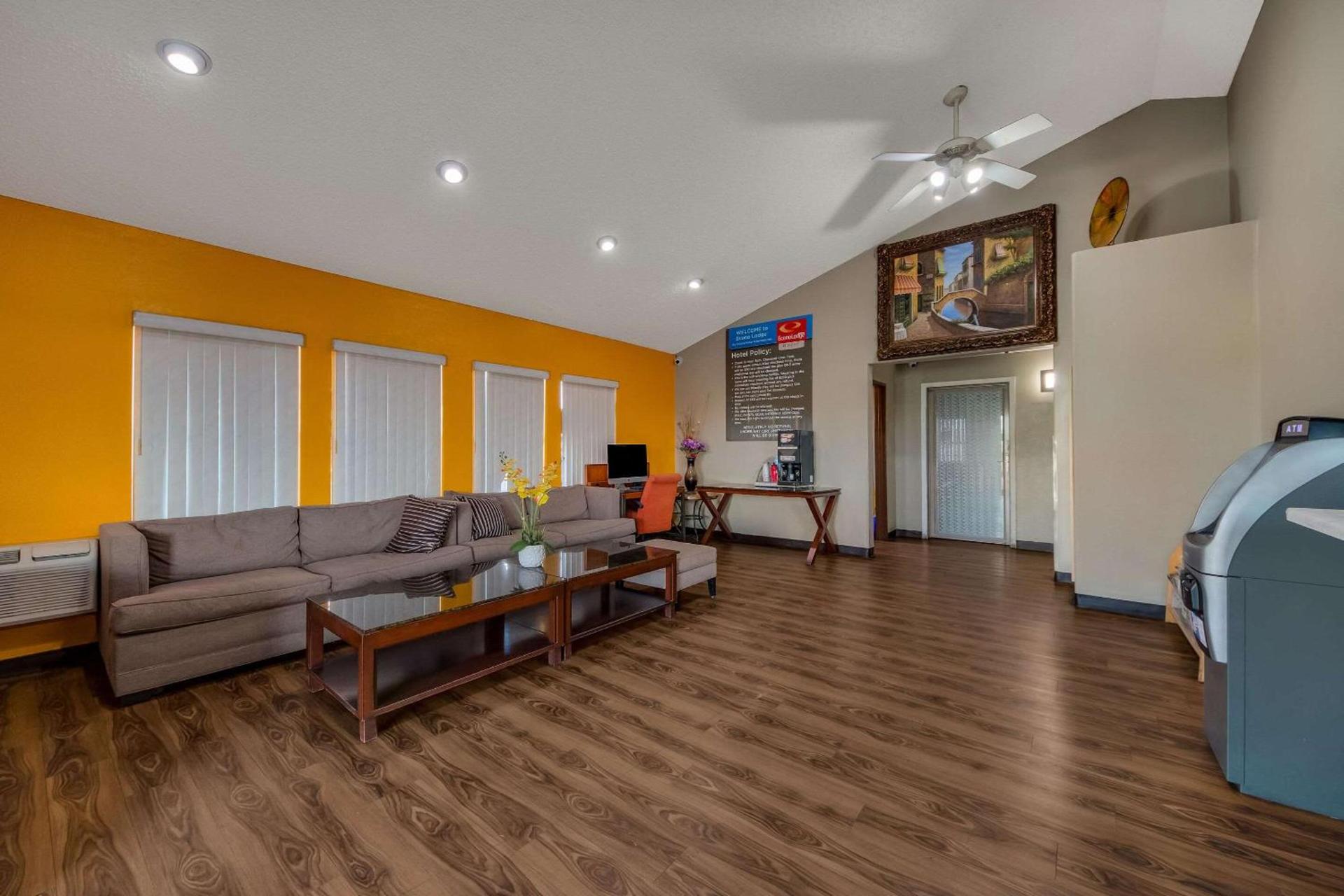 Express Inn & Suites San Antonio near SeaWorld - Medical Center photo 6