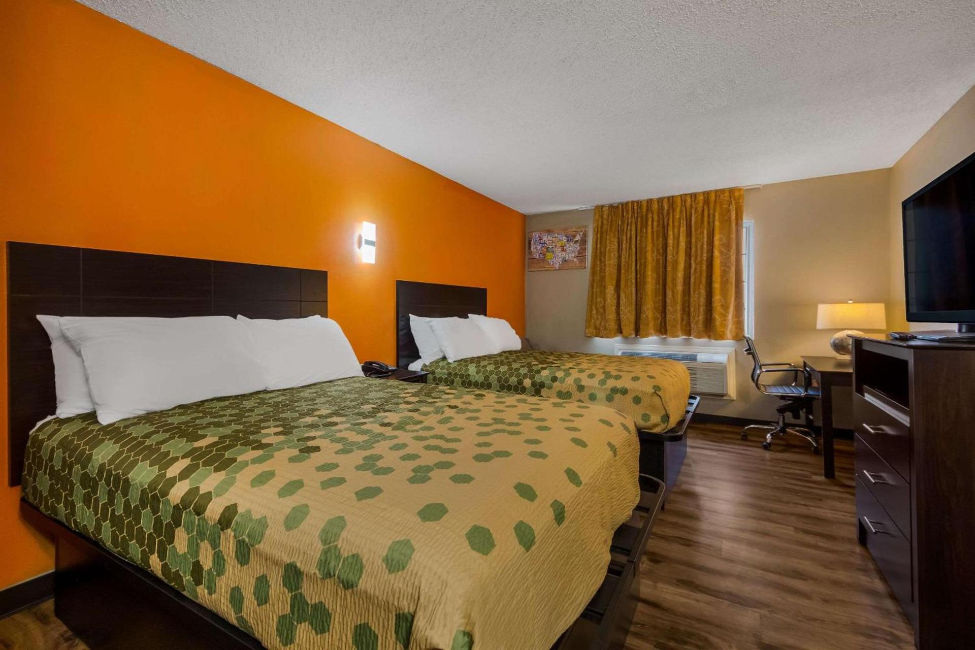Express Inn & Suites San Antonio near SeaWorld - Medical Center photo 10