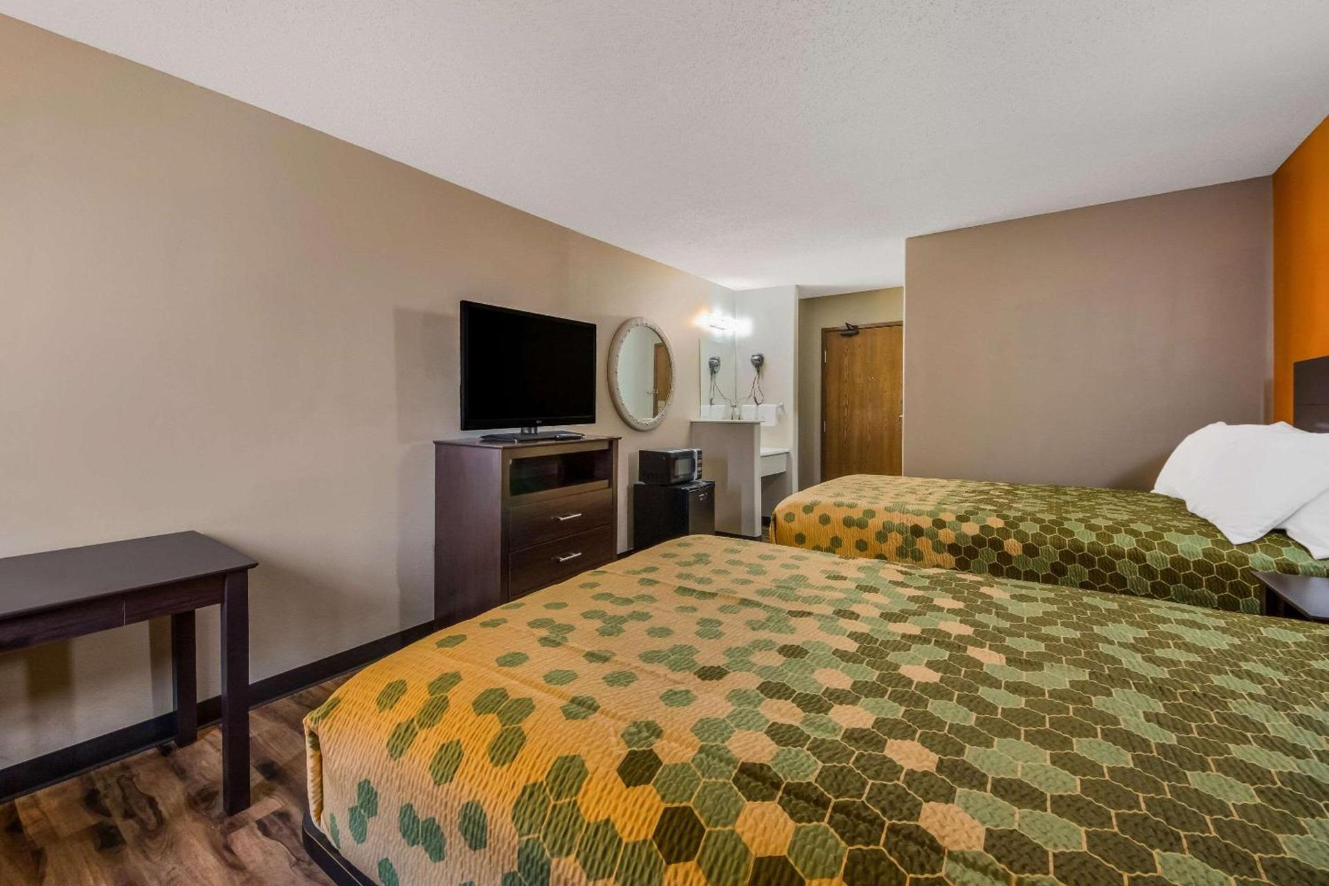 Express Inn & Suites San Antonio near SeaWorld - Medical Center photo 14