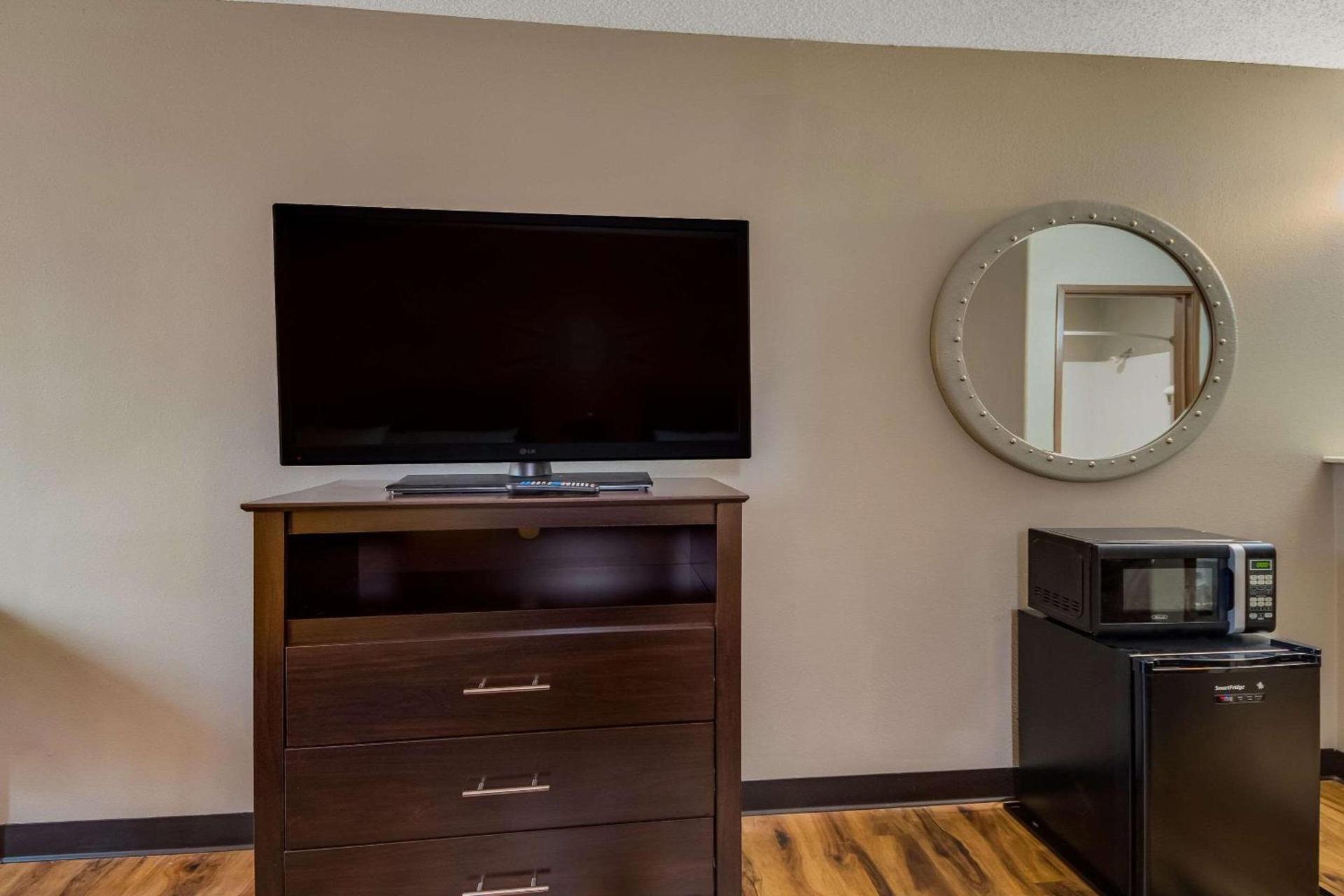 Express Inn & Suites San Antonio near SeaWorld - Medical Center photo 15